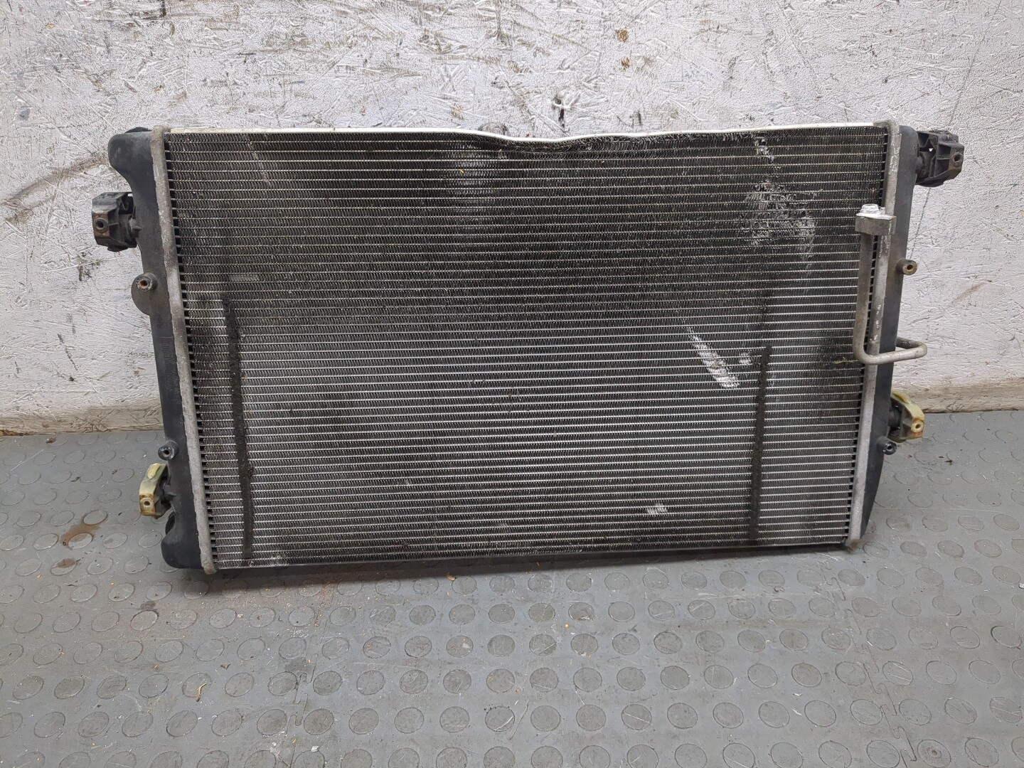 Радиатор охлаждения двигателя основной