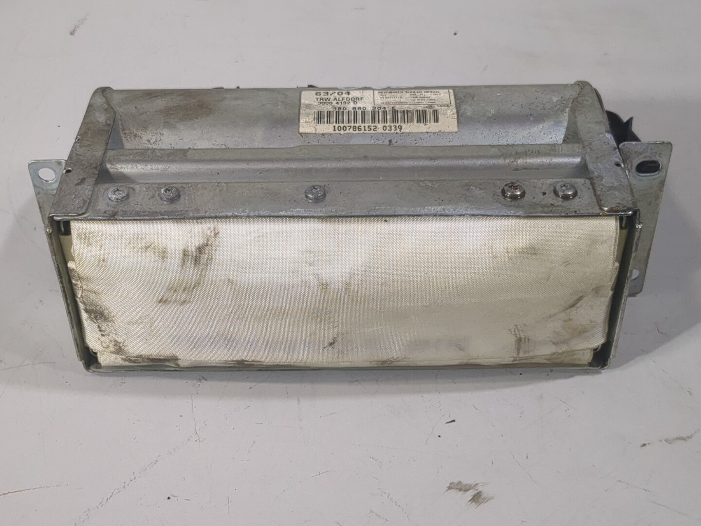 Подушка безопасности пассажирская (в торпедо)