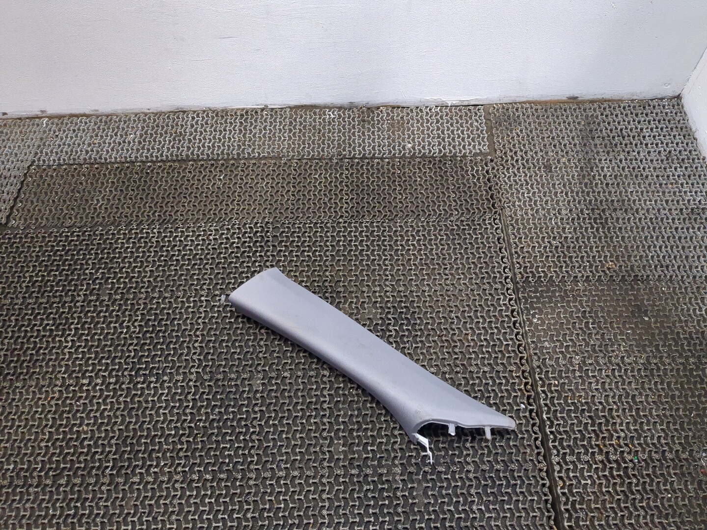 Обшивка стойки