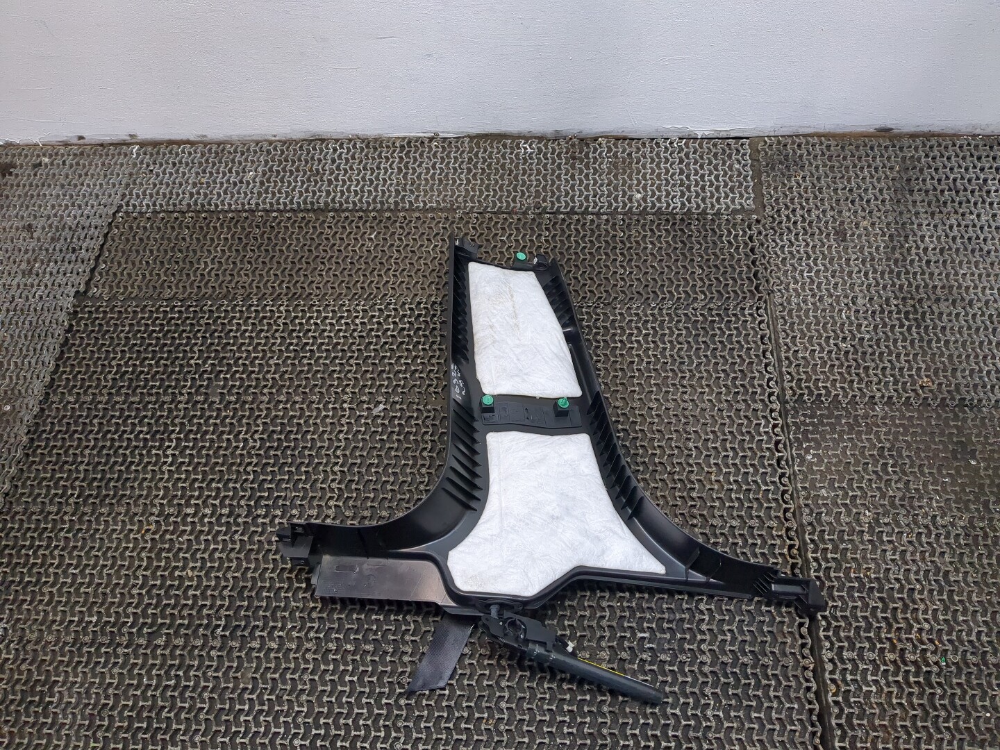 Обшивка стойки