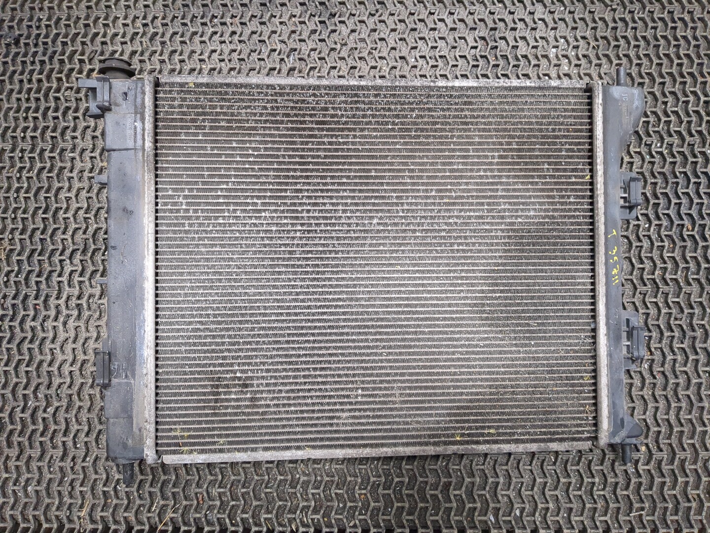 Радиатор охлаждения двигателя основной