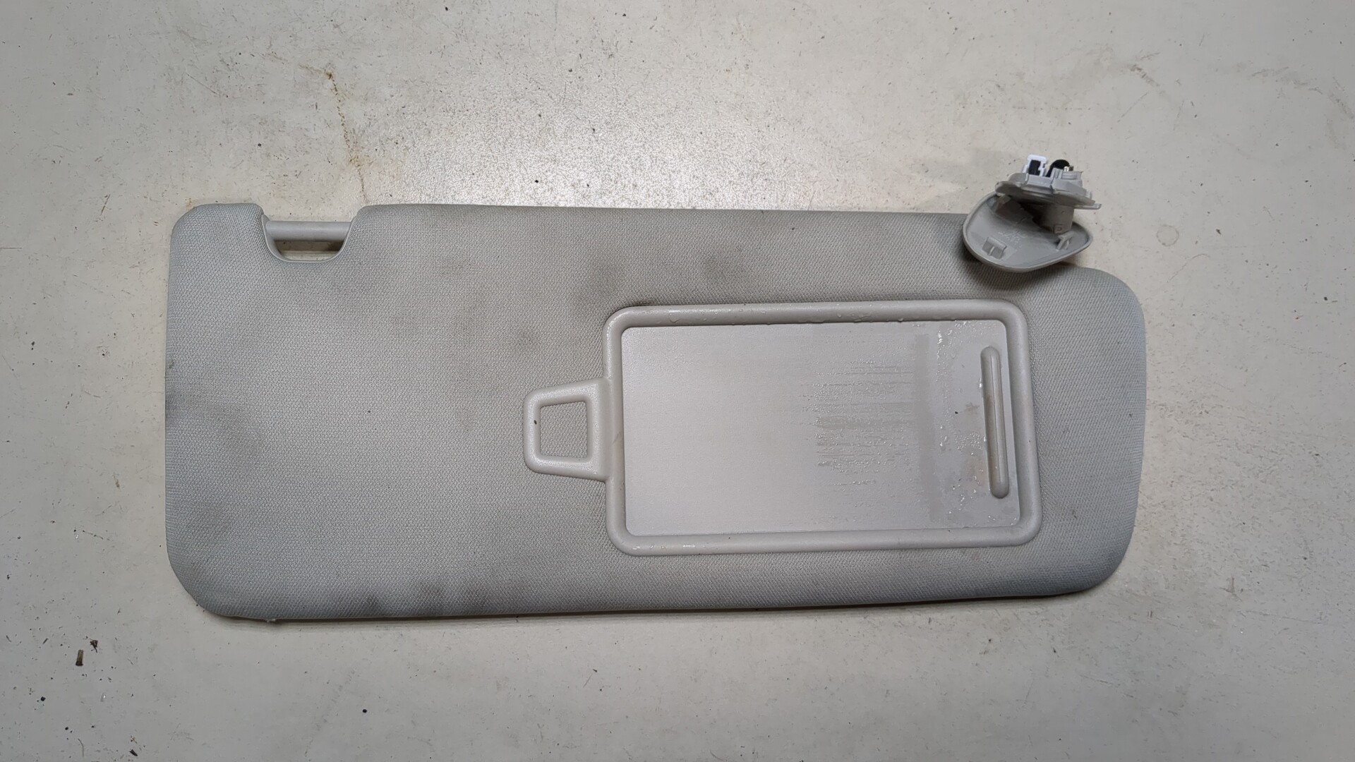 Козырек солнцезащитный