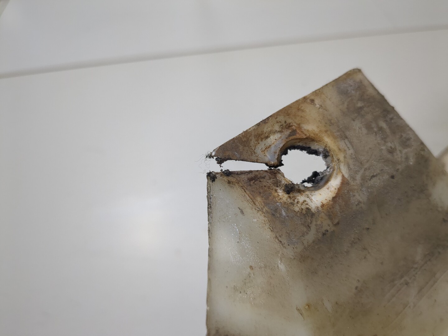 Бачок омывателя лобового стекла