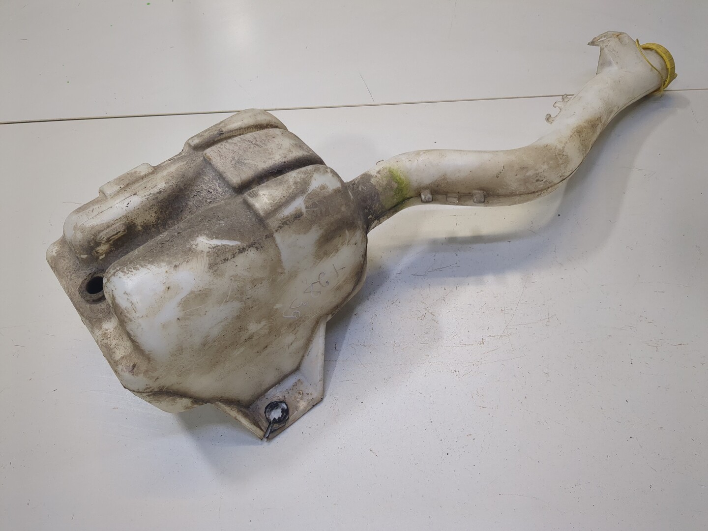 Бачок омывателя лобового стекла