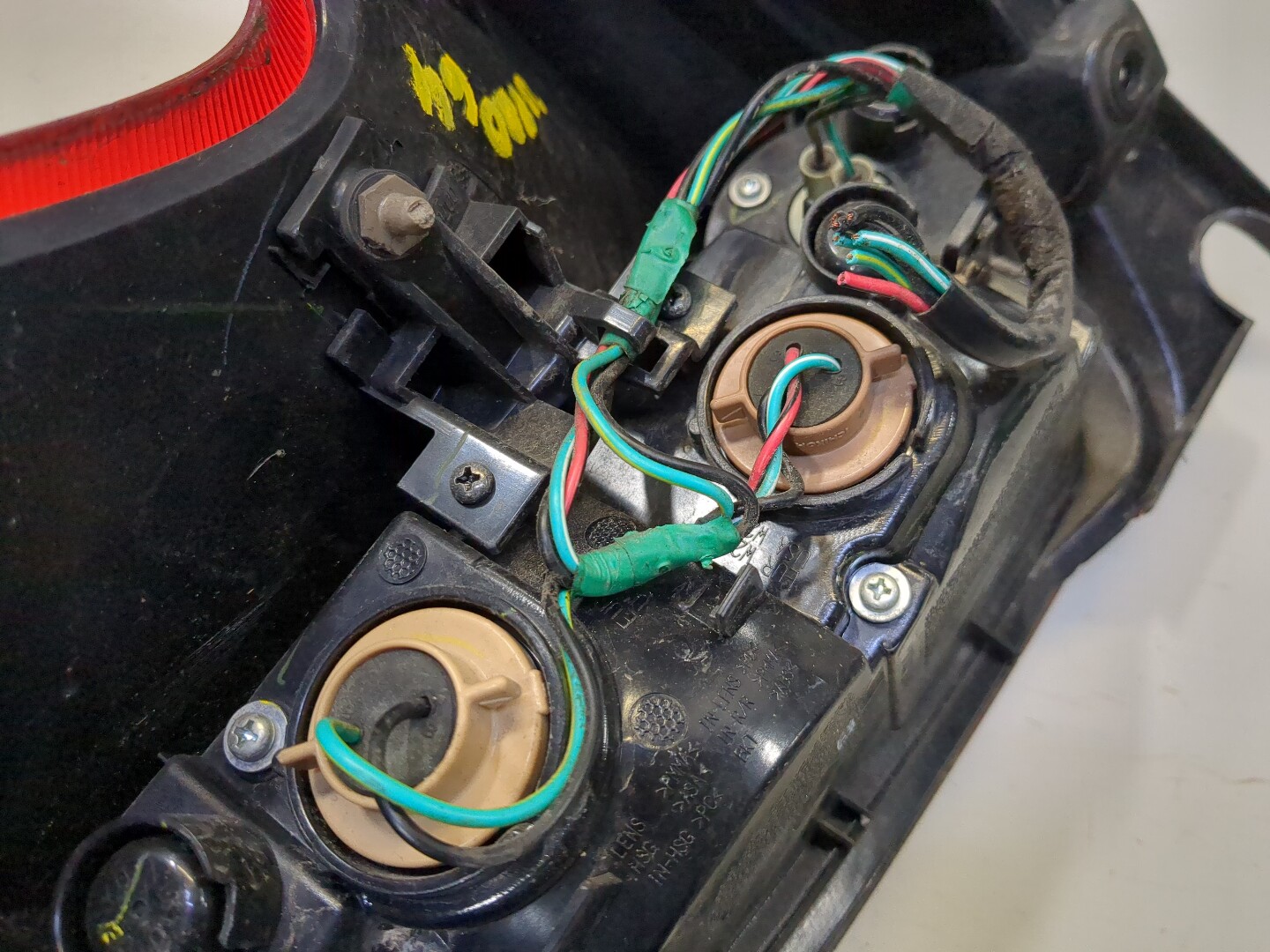 Фонарь задний правый