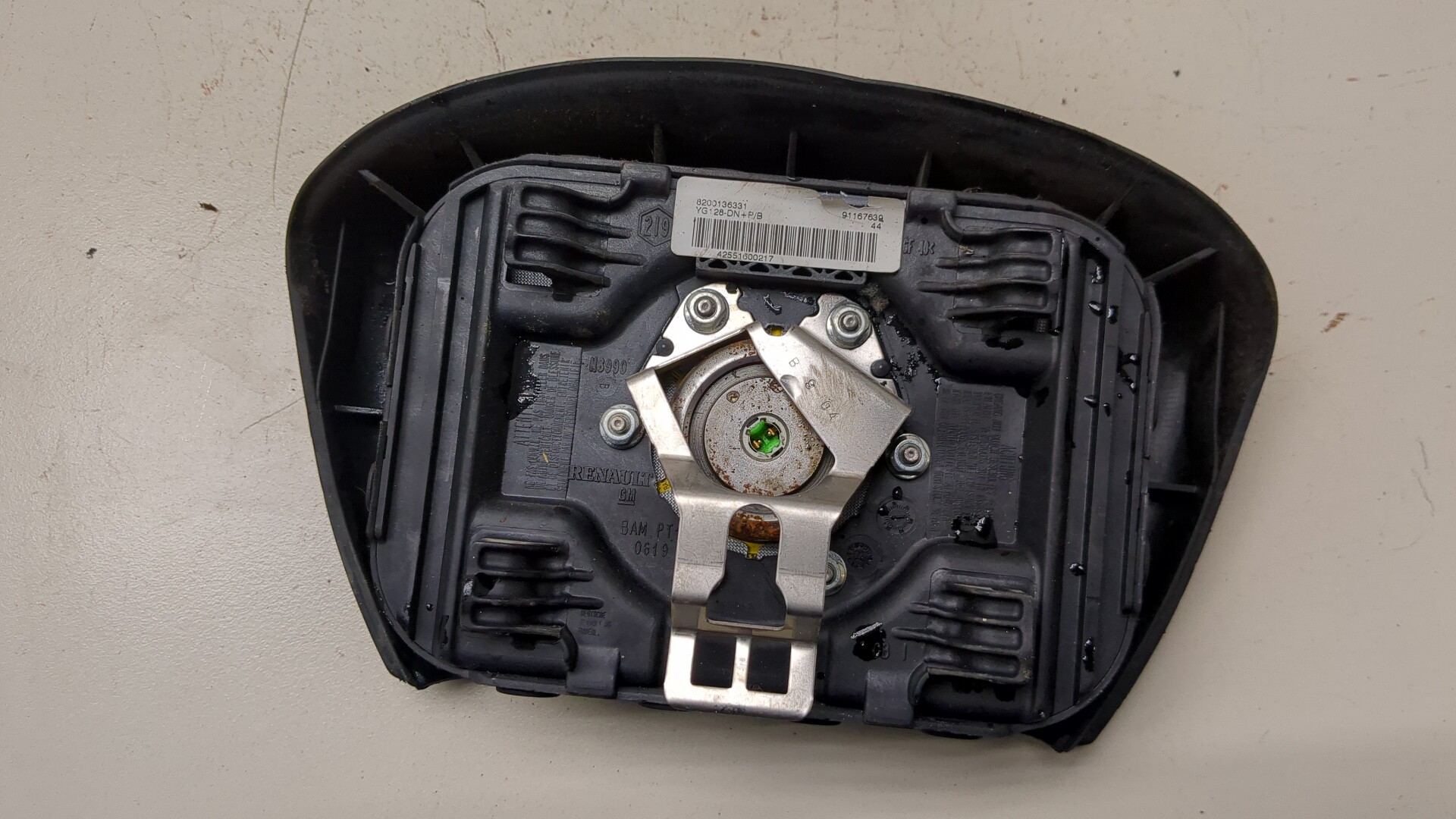 Подушка безопасности в рулевое колесо