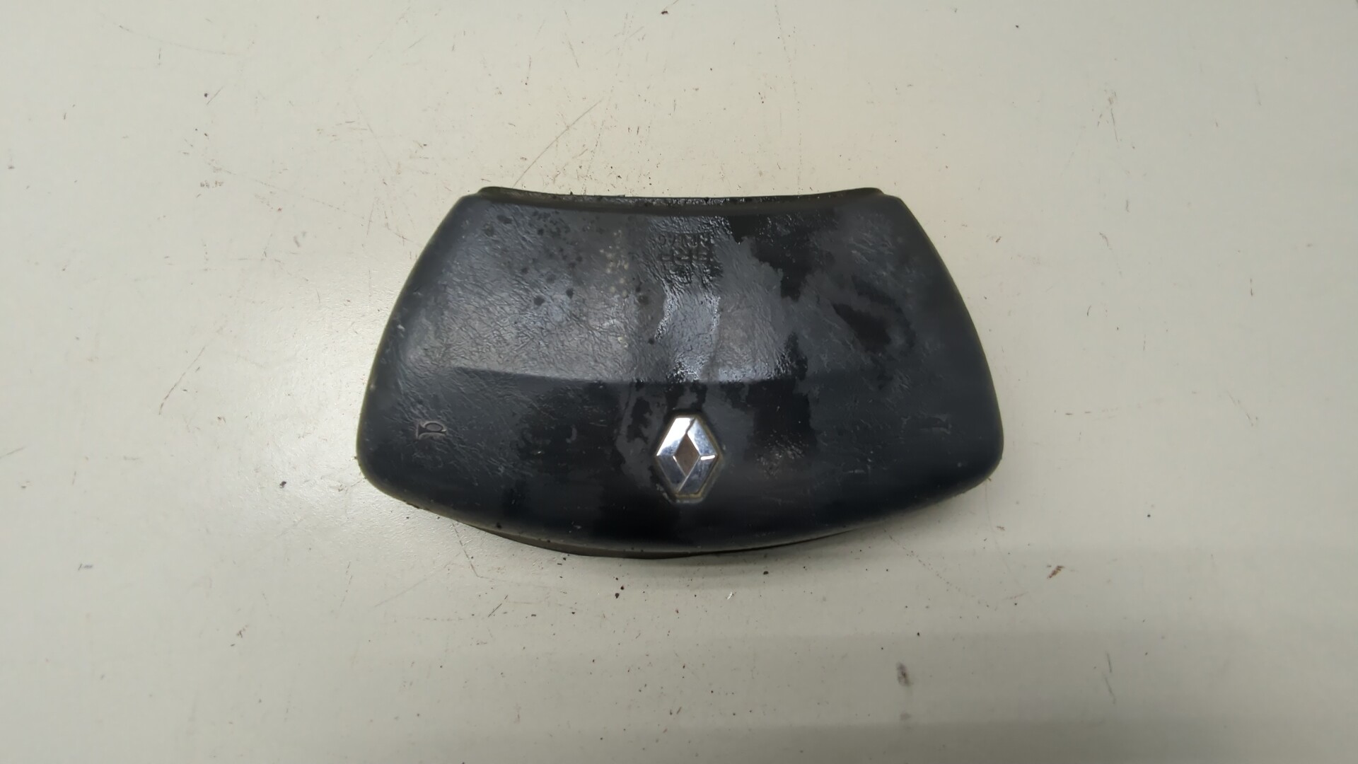 Подушка безопасности в рулевое колесо