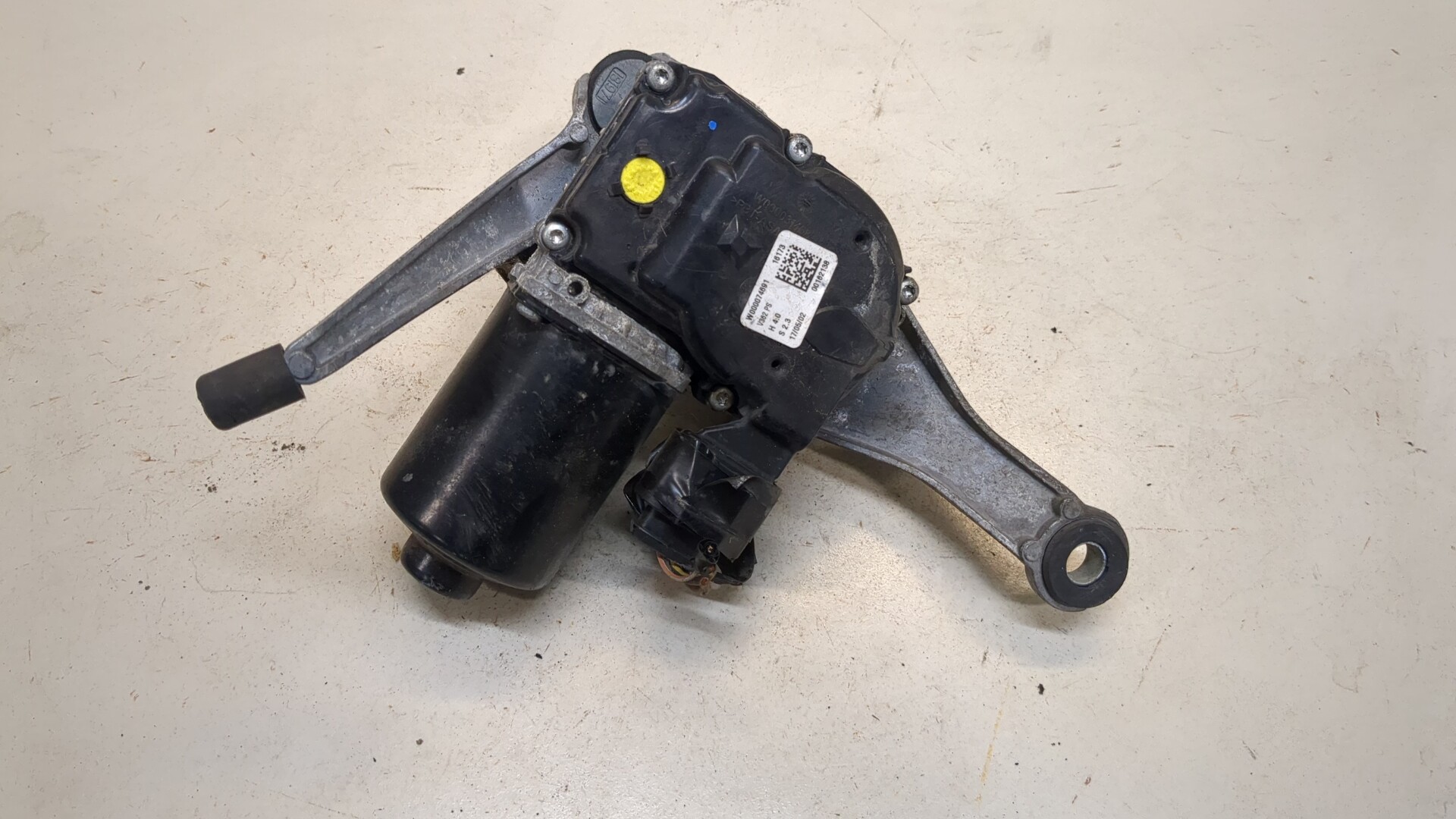 Моторчик стеклоочистителя передний