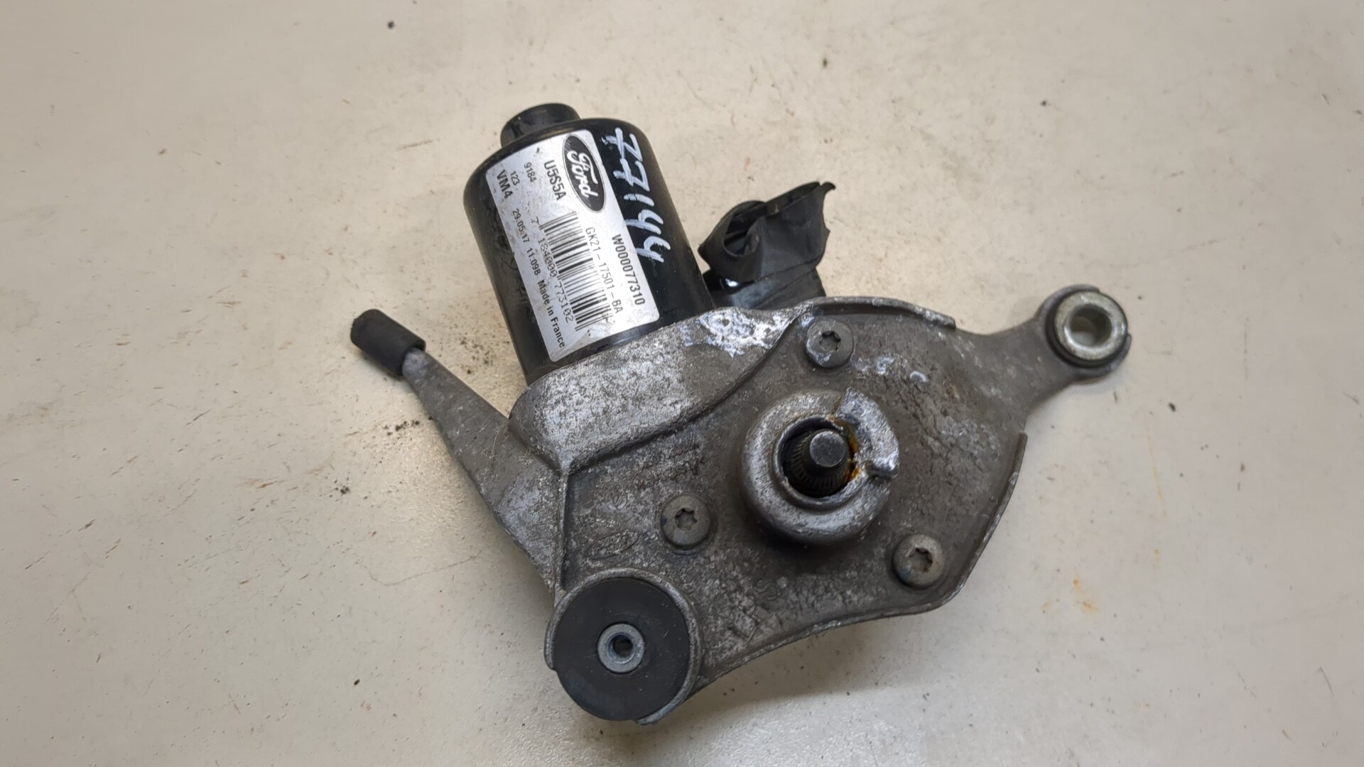 Моторчик стеклоочистителя передний