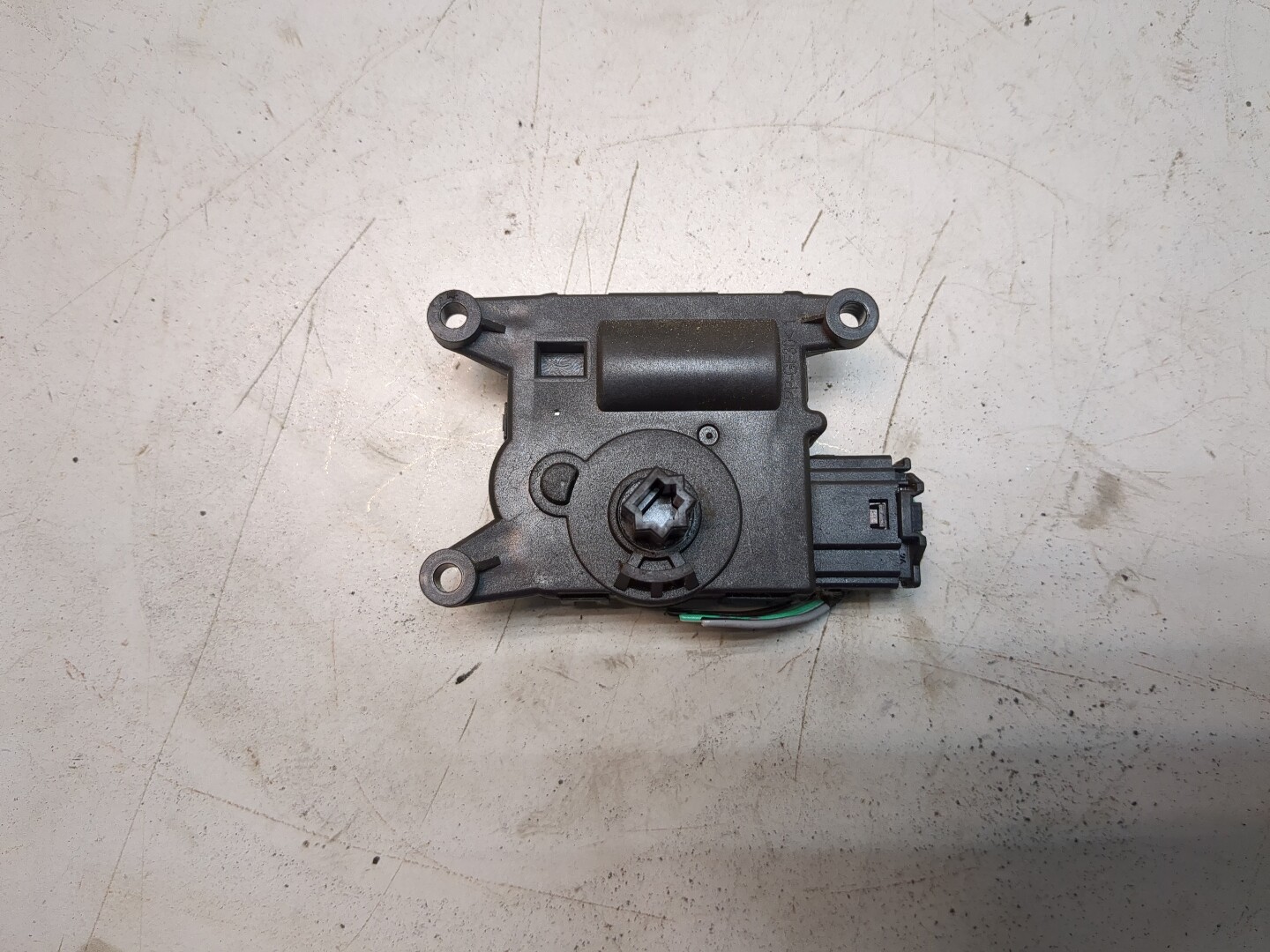 Моторчик заслонки печки