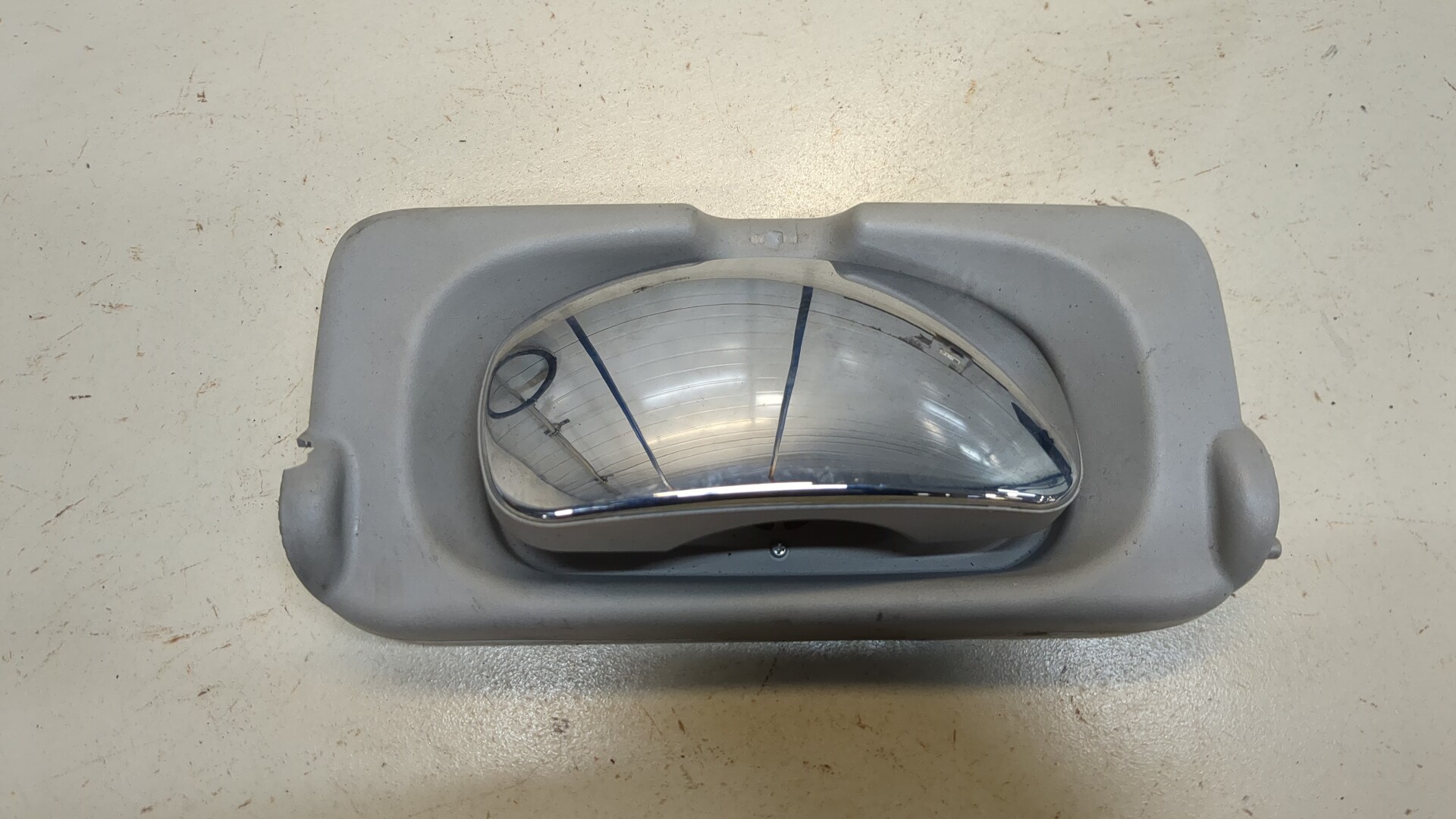 Зеркало заднего вида