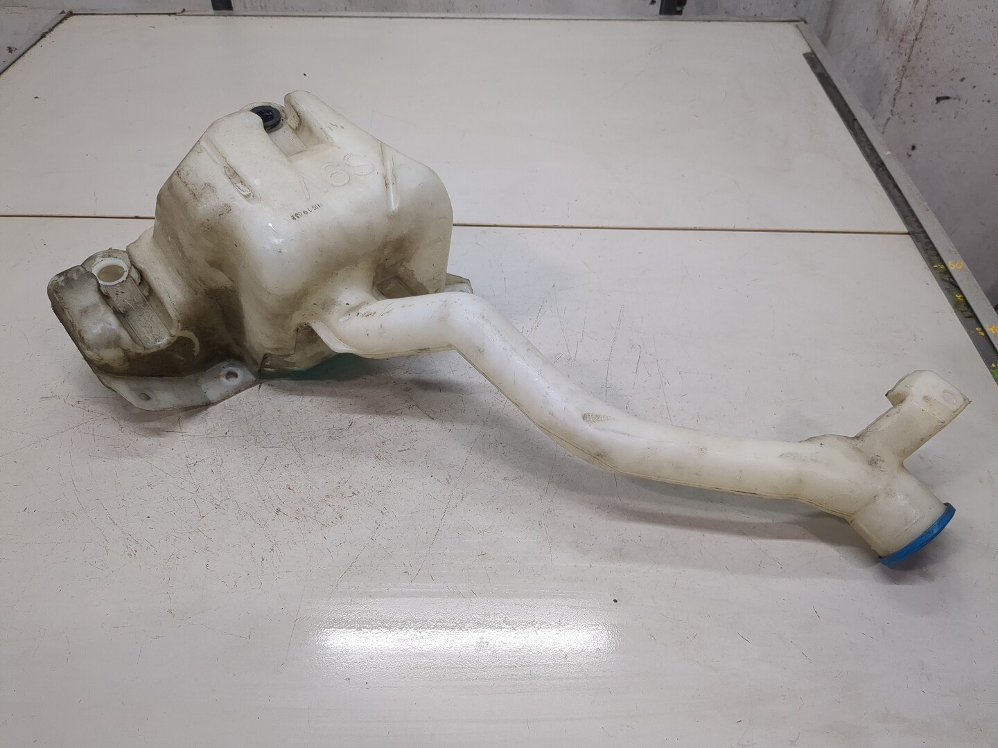 Бачок омывателя лобового стекла