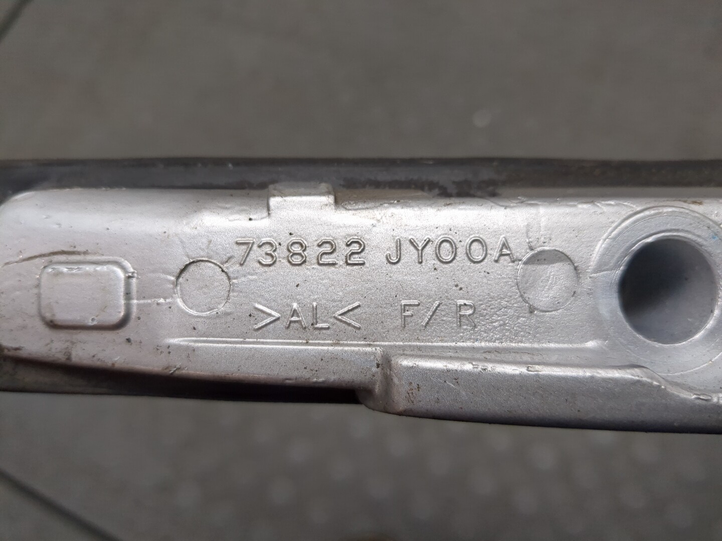 Рейлинг (релинг) правый (планка на крышу)