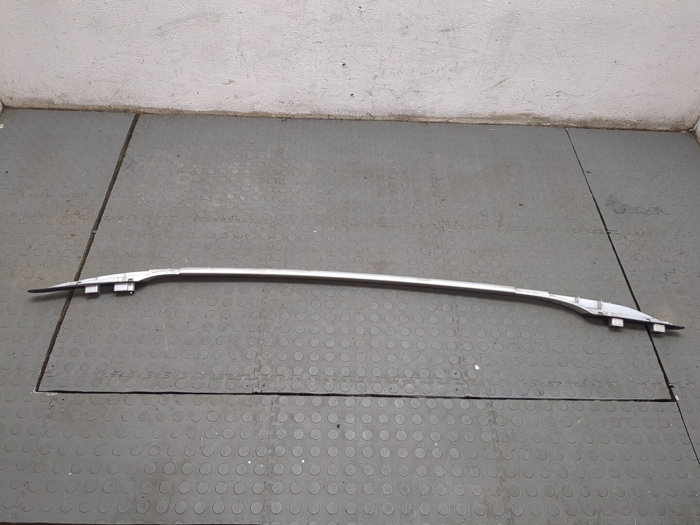 Рейлинг (релинг) левый (планка на крышу)