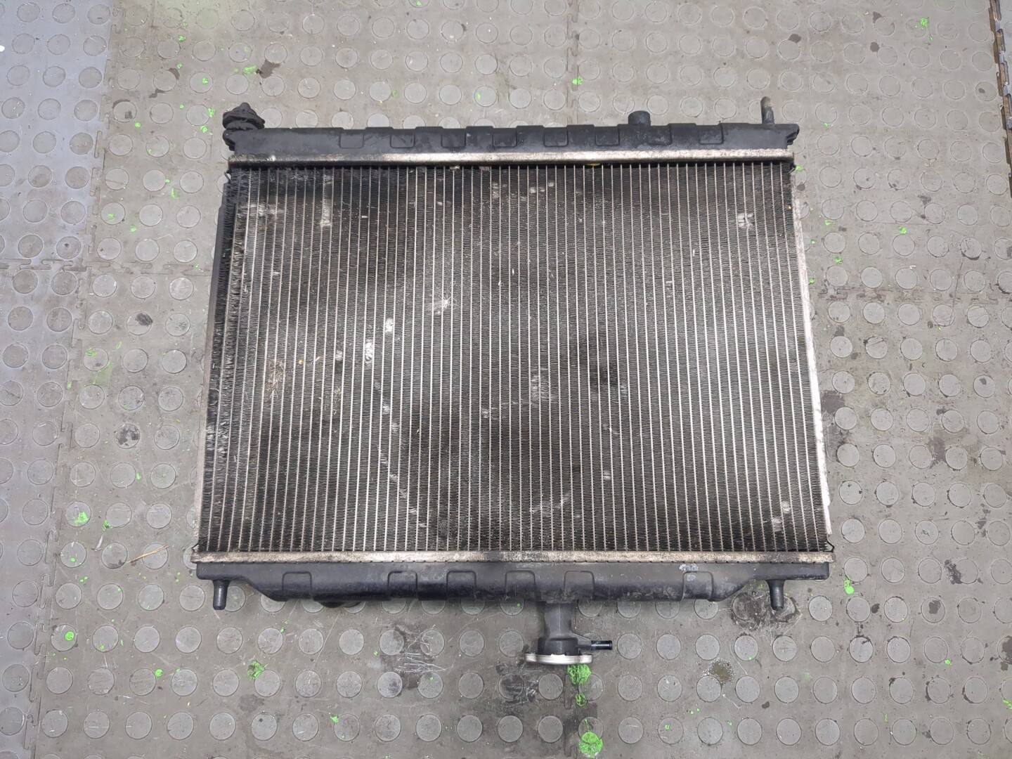 Радиатор охлаждения двигателя основной