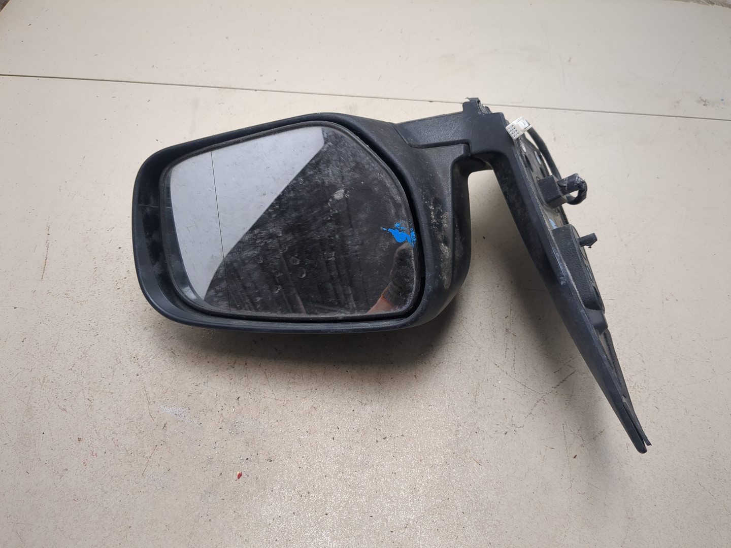 Зеркало правое электрическое