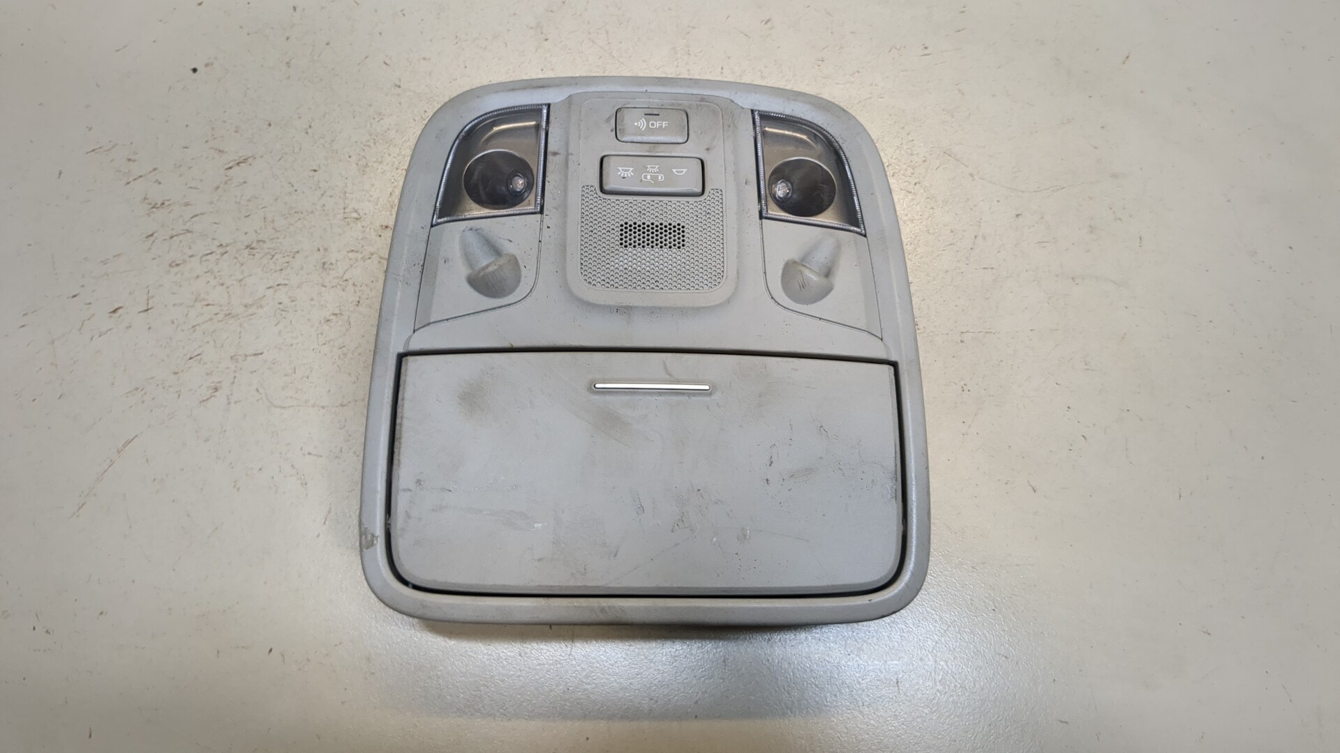 Плафон салонный