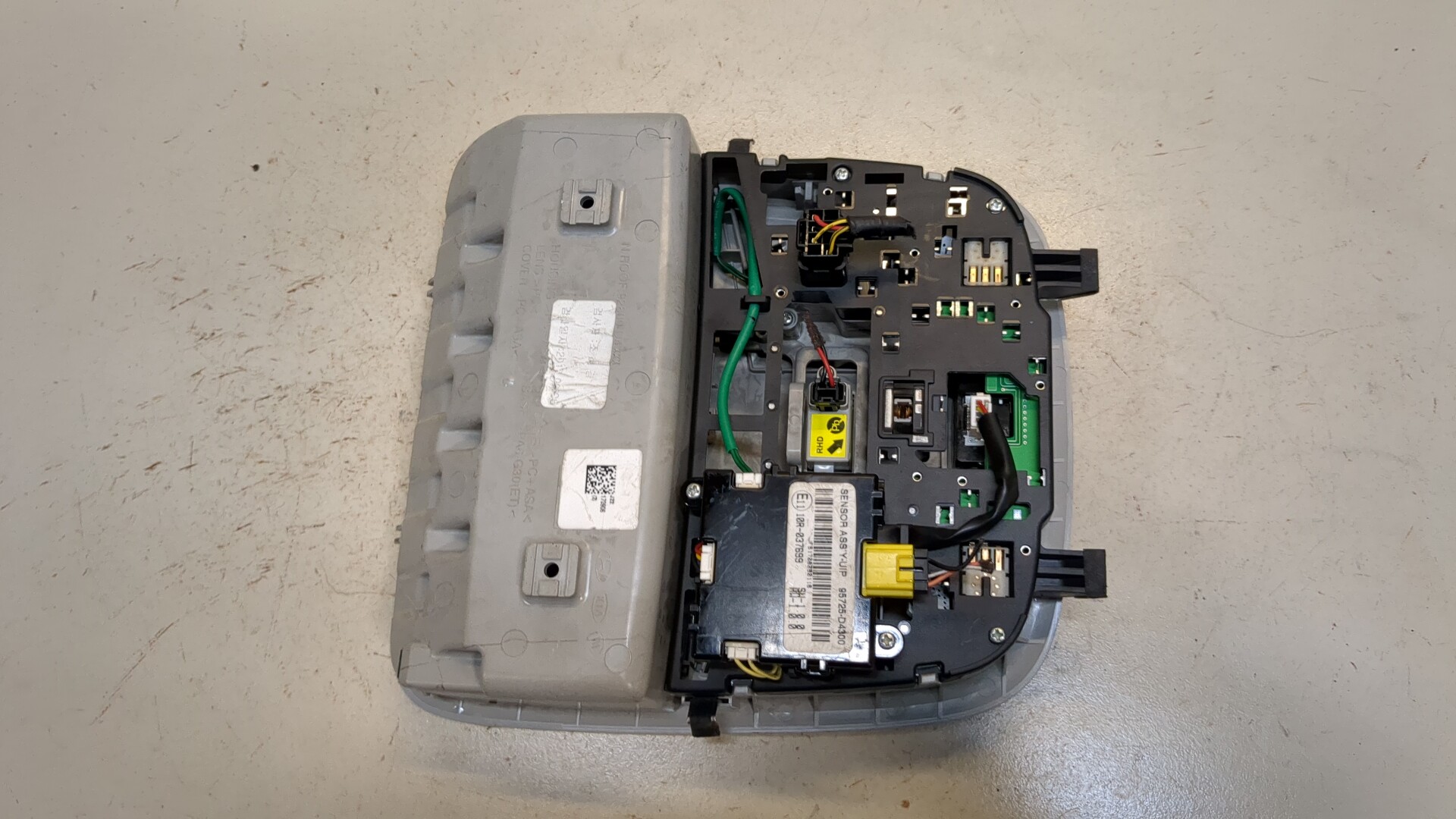 Плафон салонный