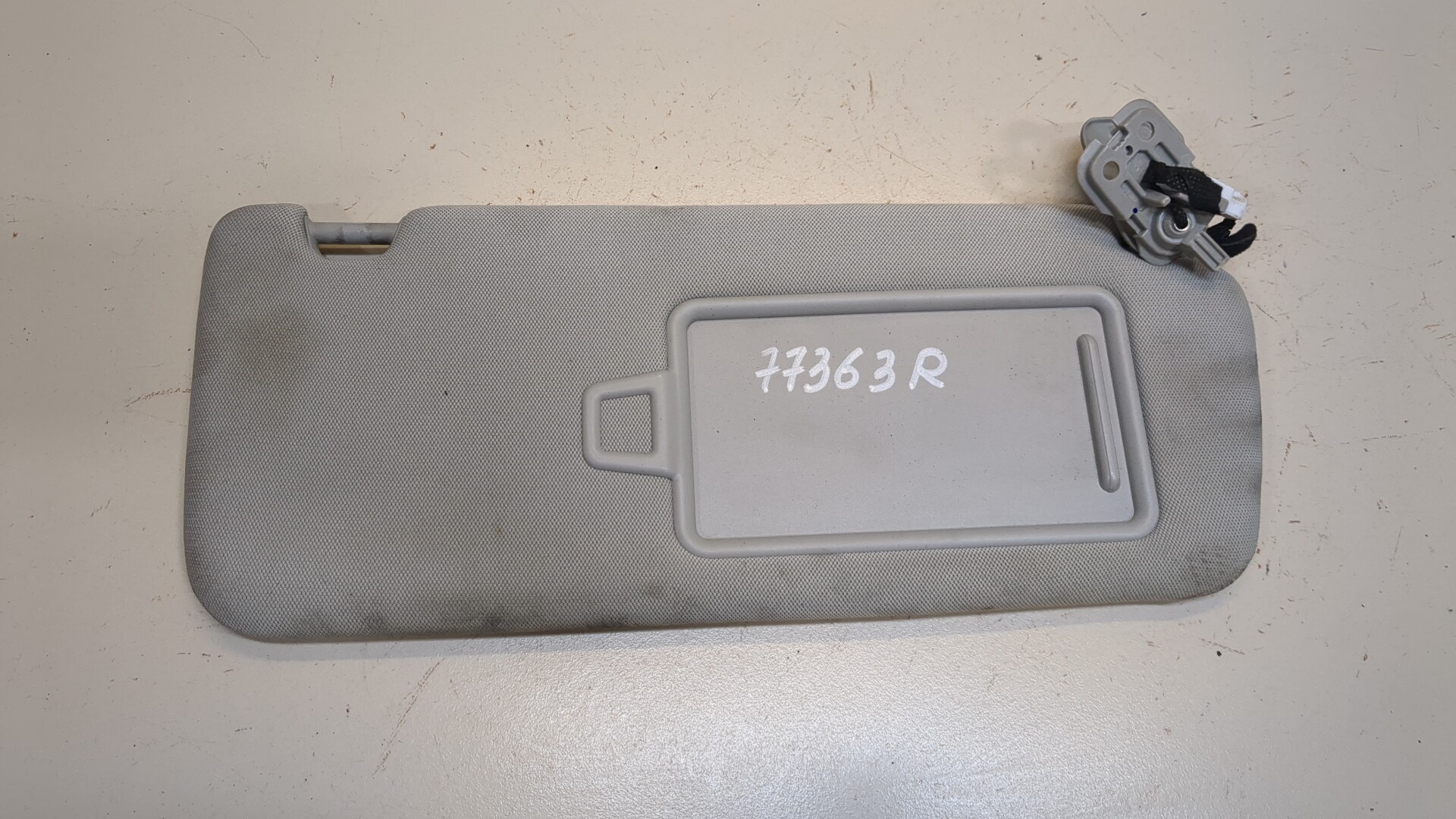 Козырек солнцезащитный