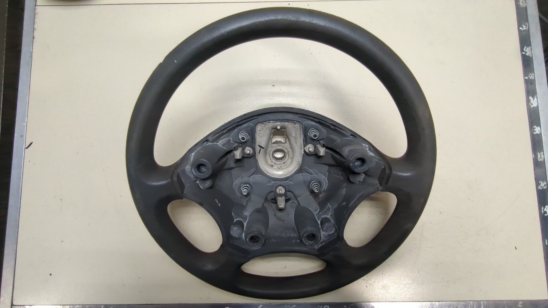 Рулевое колесо (руль)