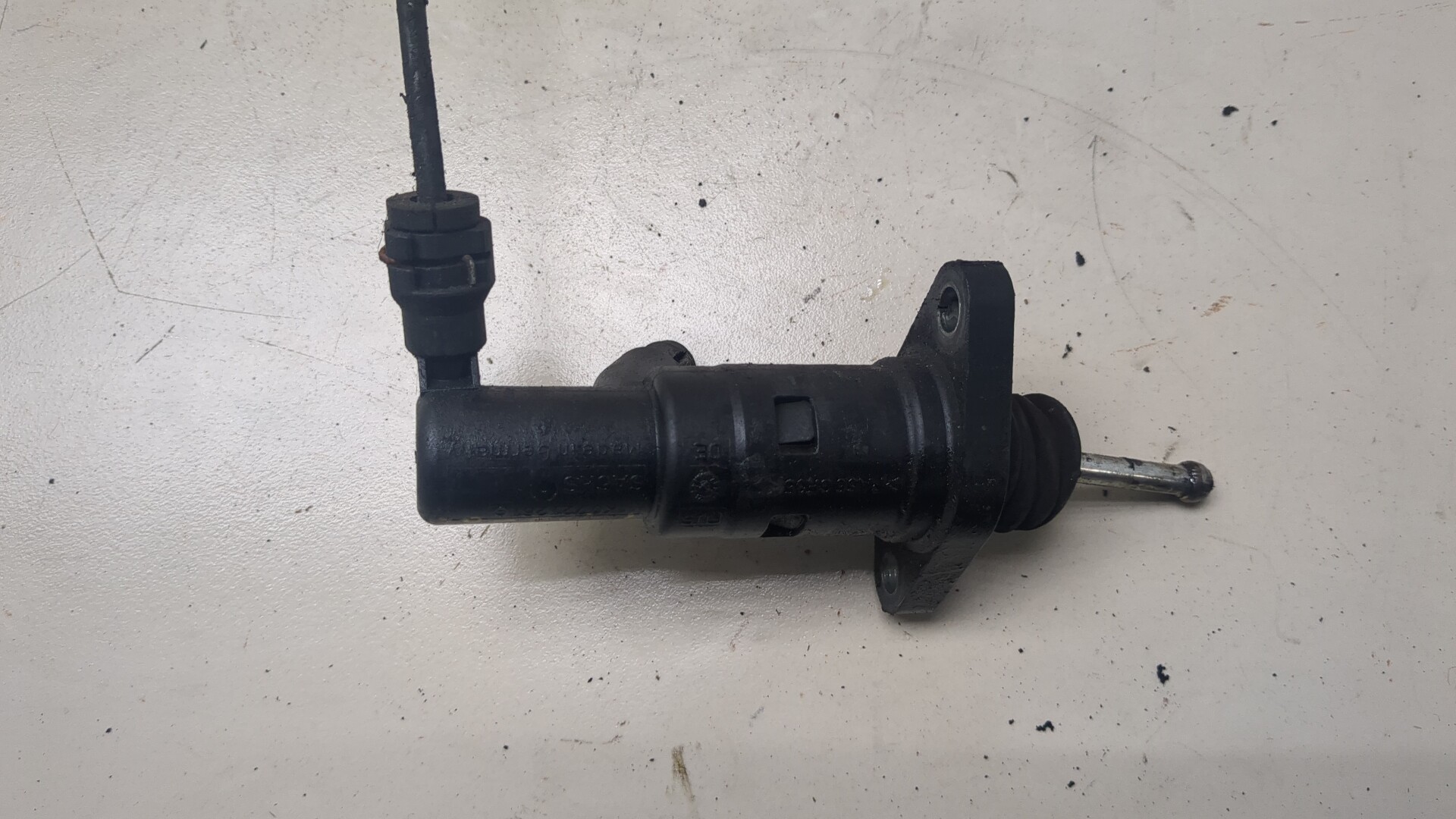 Цилиндр сцепления рабочий