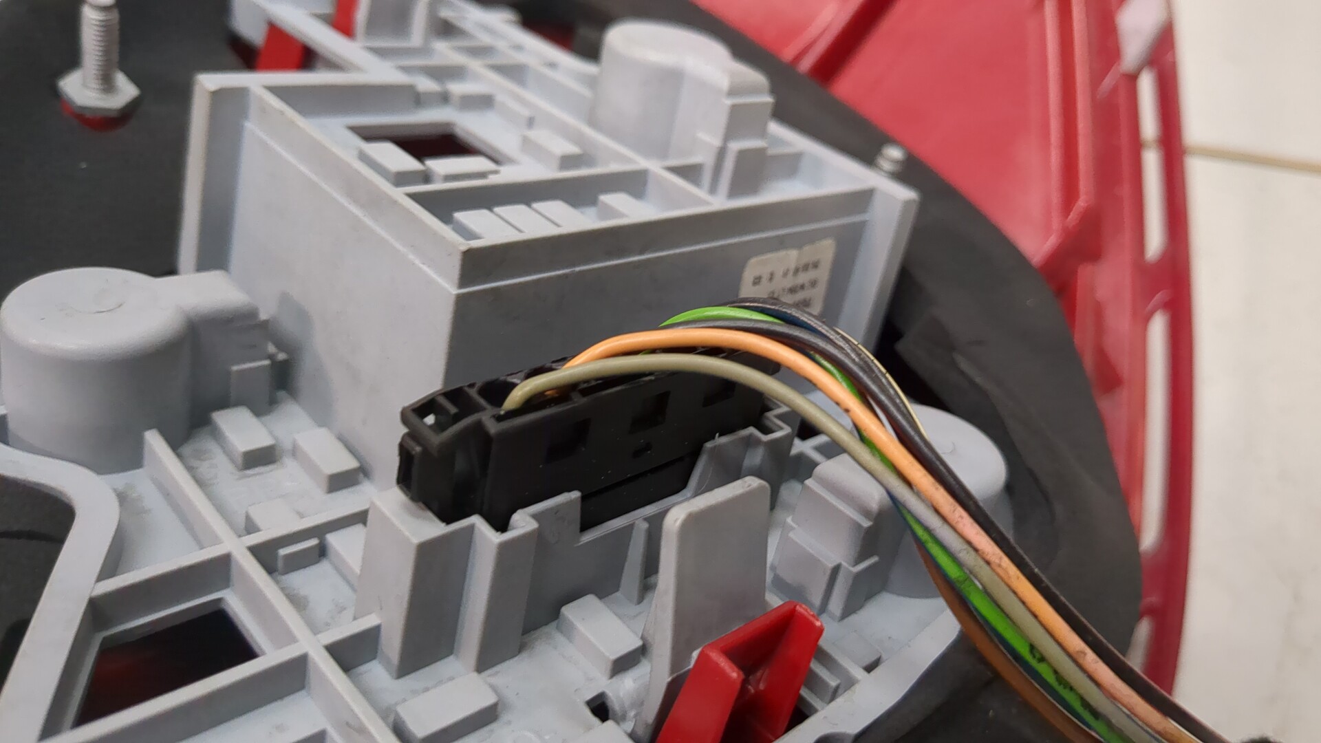 Фонарь задний левый