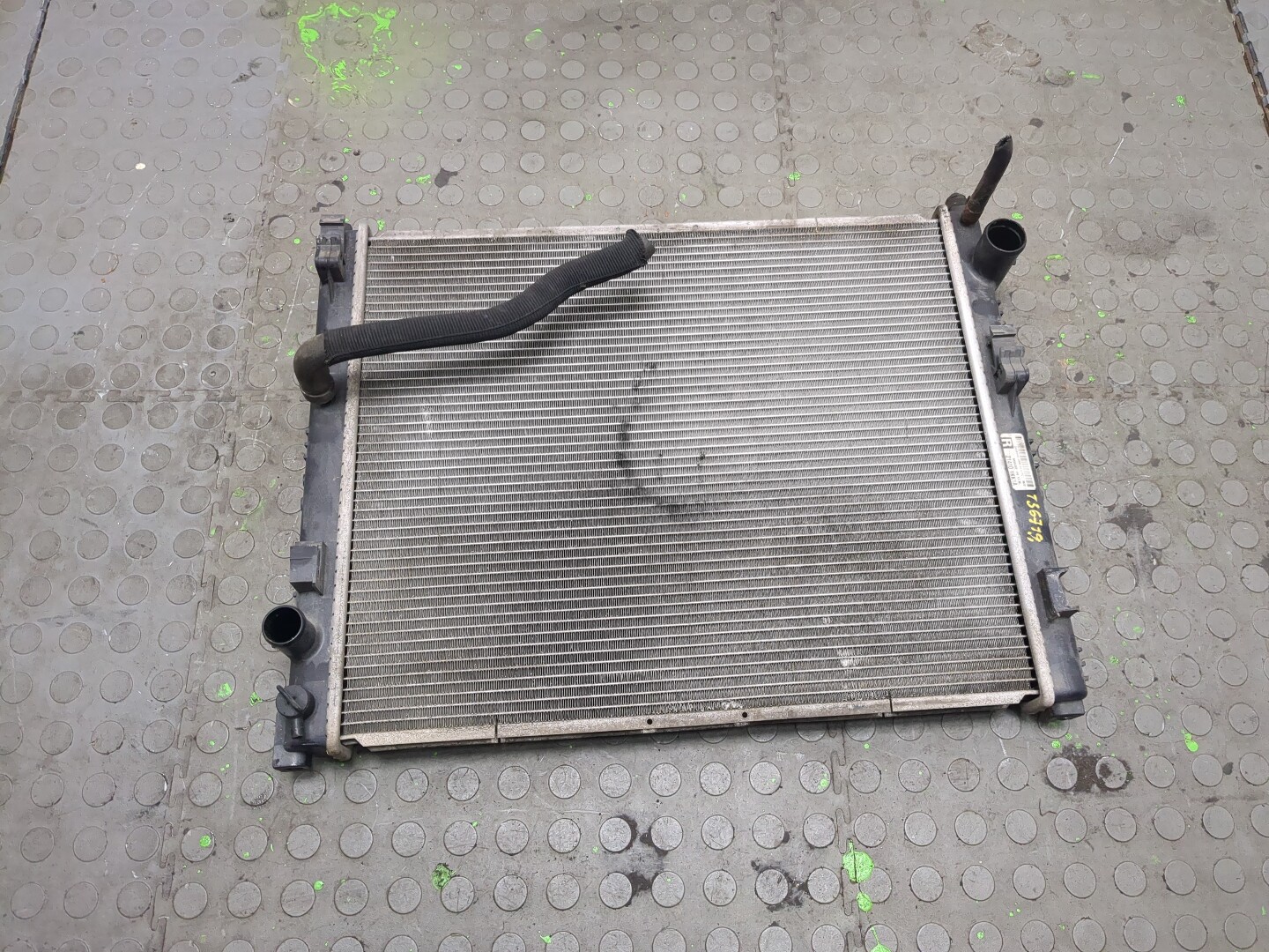 Радиатор охлаждения двигателя основной