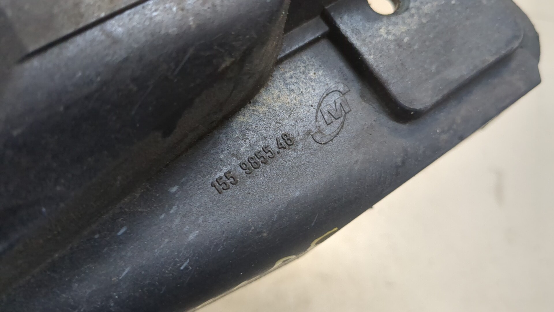 Воздуховод радиатора левый