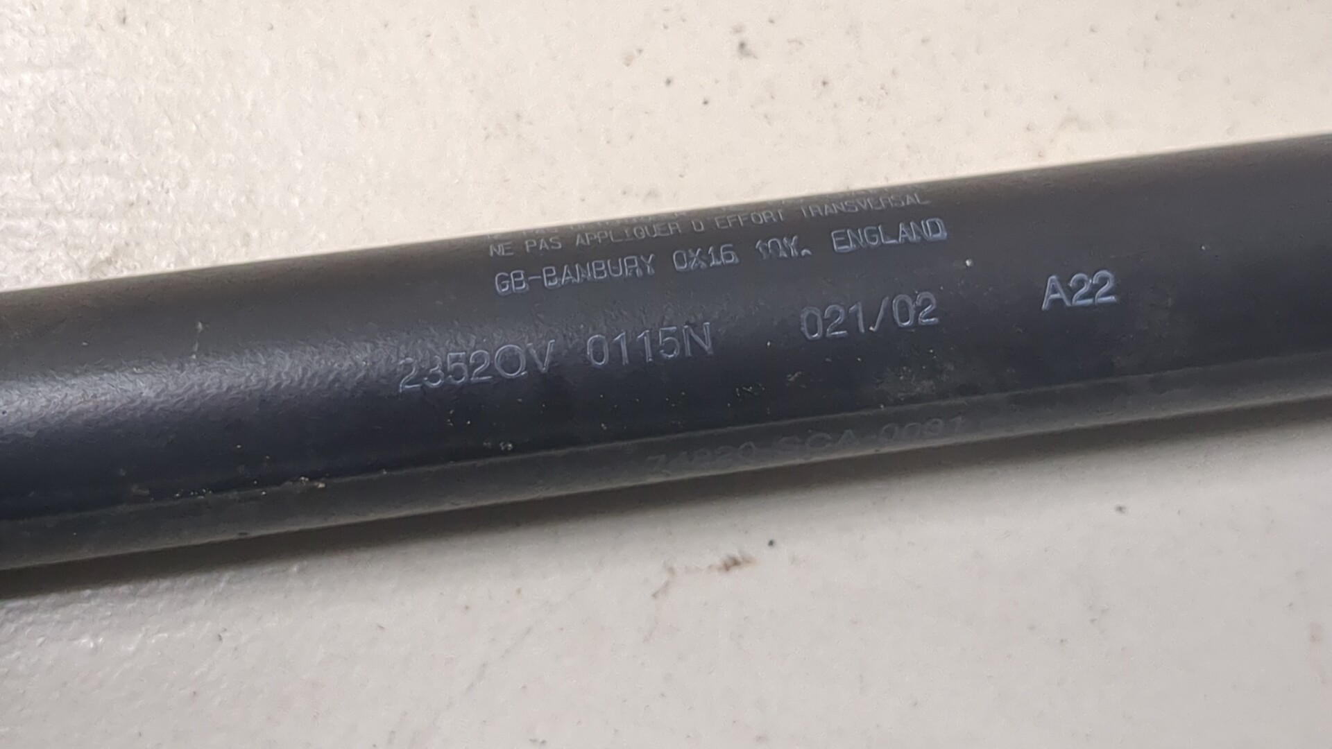 Амортизатор стекла багажника