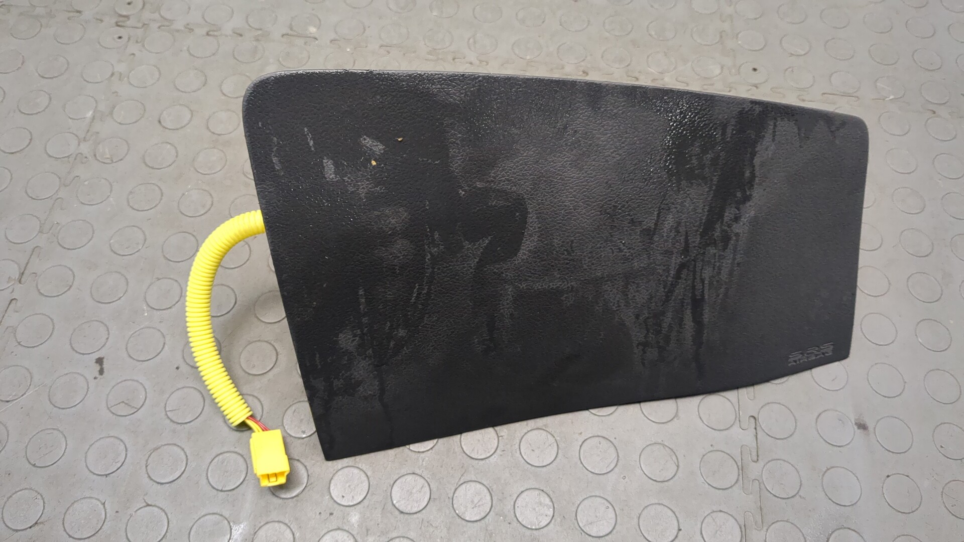 Подушка безопасности пассажирская (в торпедо)