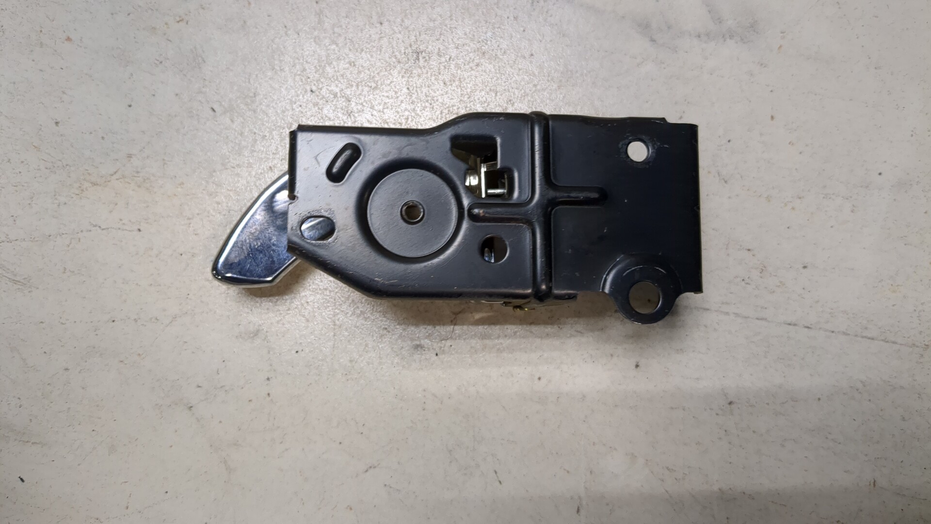 Ручка двери передней внутренняя правая