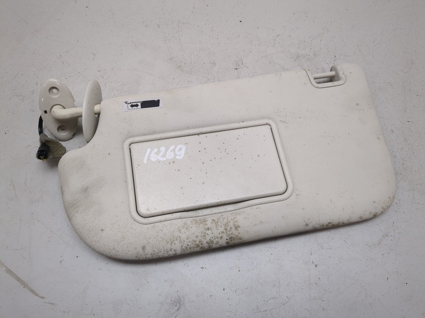 Козырек солнцезащитный