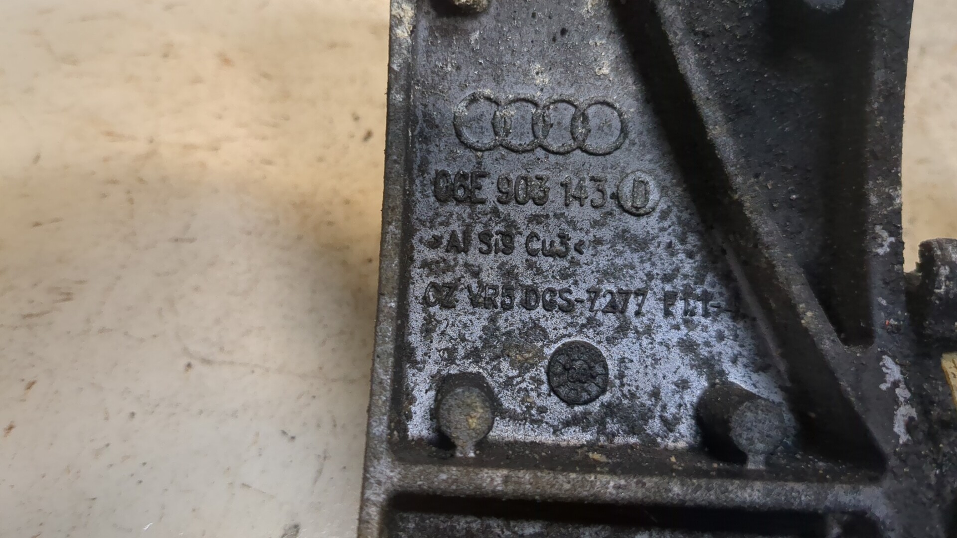 Натяжитель ремня