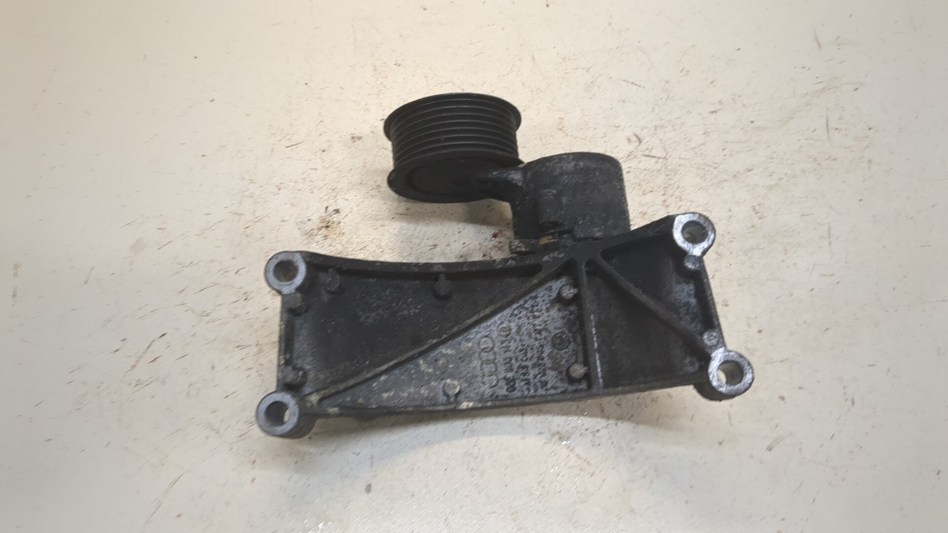 Натяжитель ремня