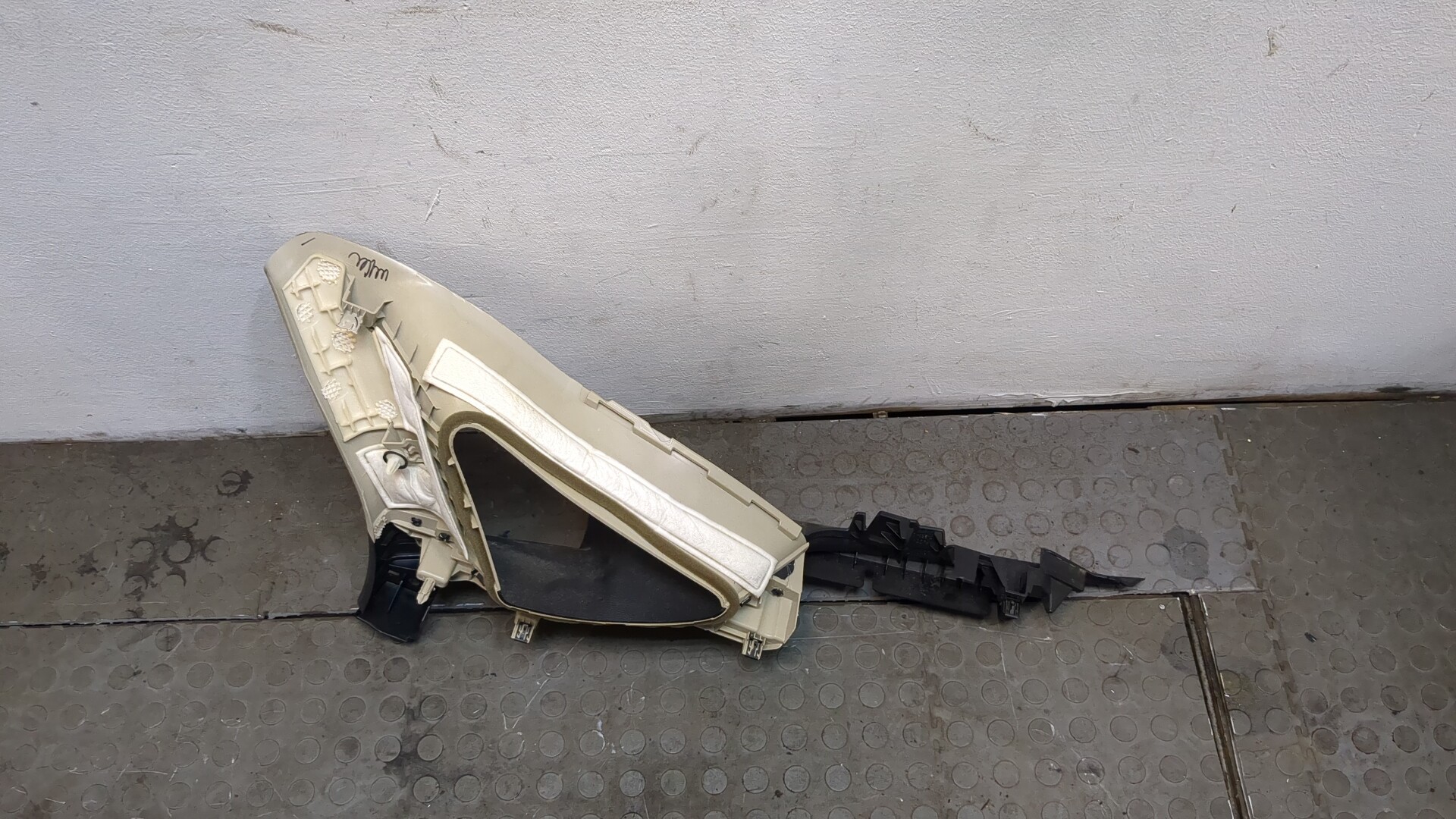 Обшивка стойки