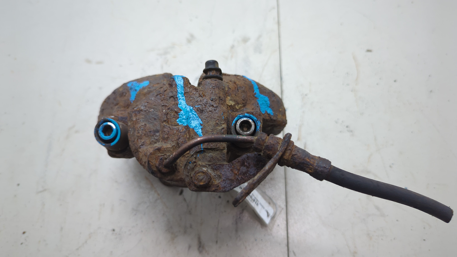 Суппорт передний правый