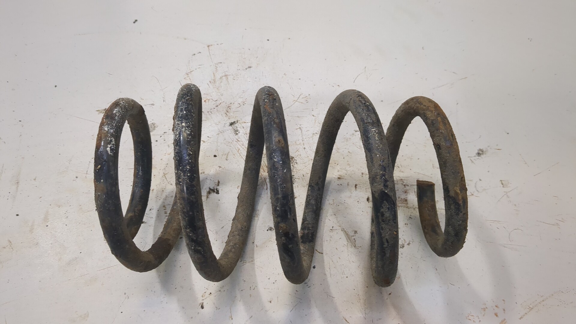 Пружина передняя