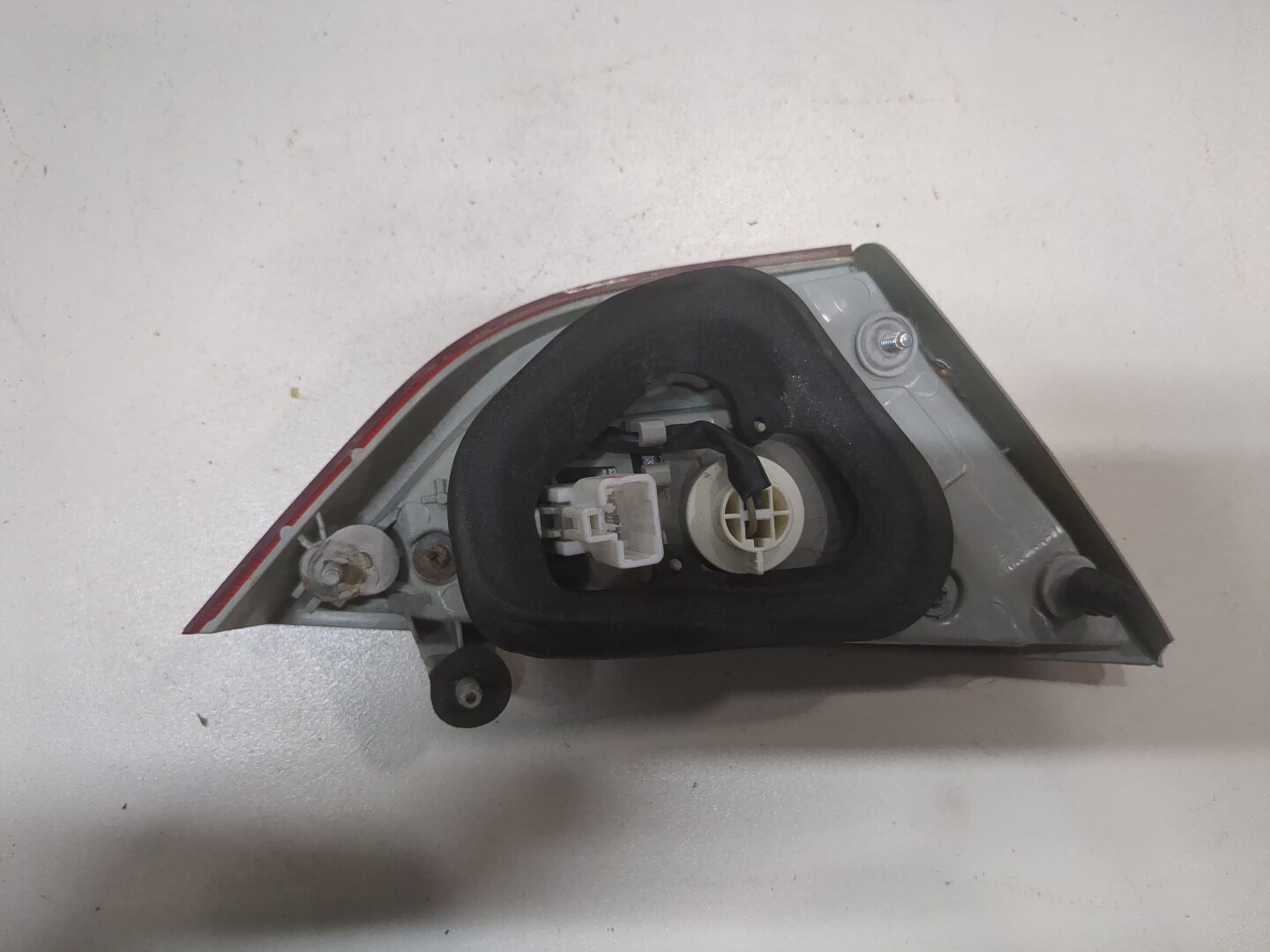 Фонарь задний внутренний правый