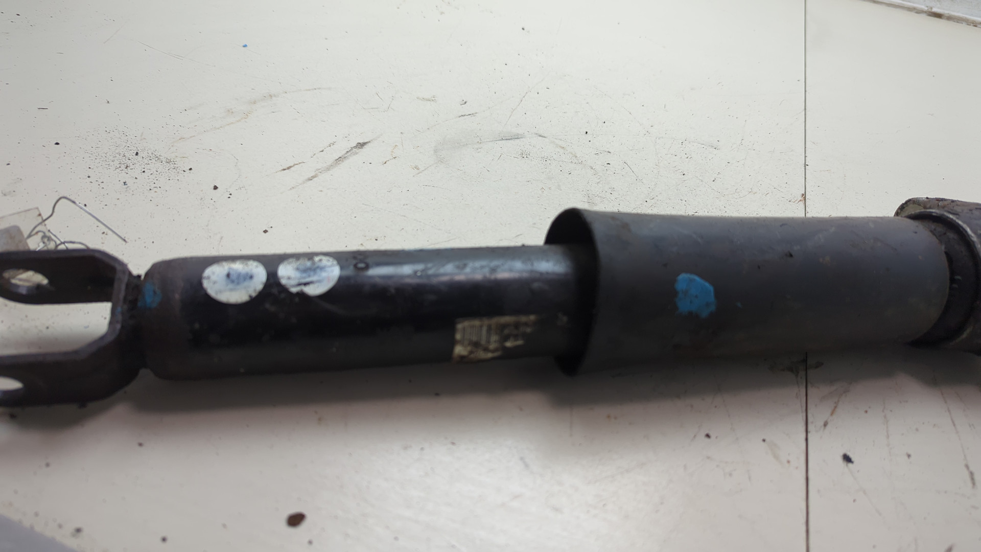 Амортизатор задний (стойка)