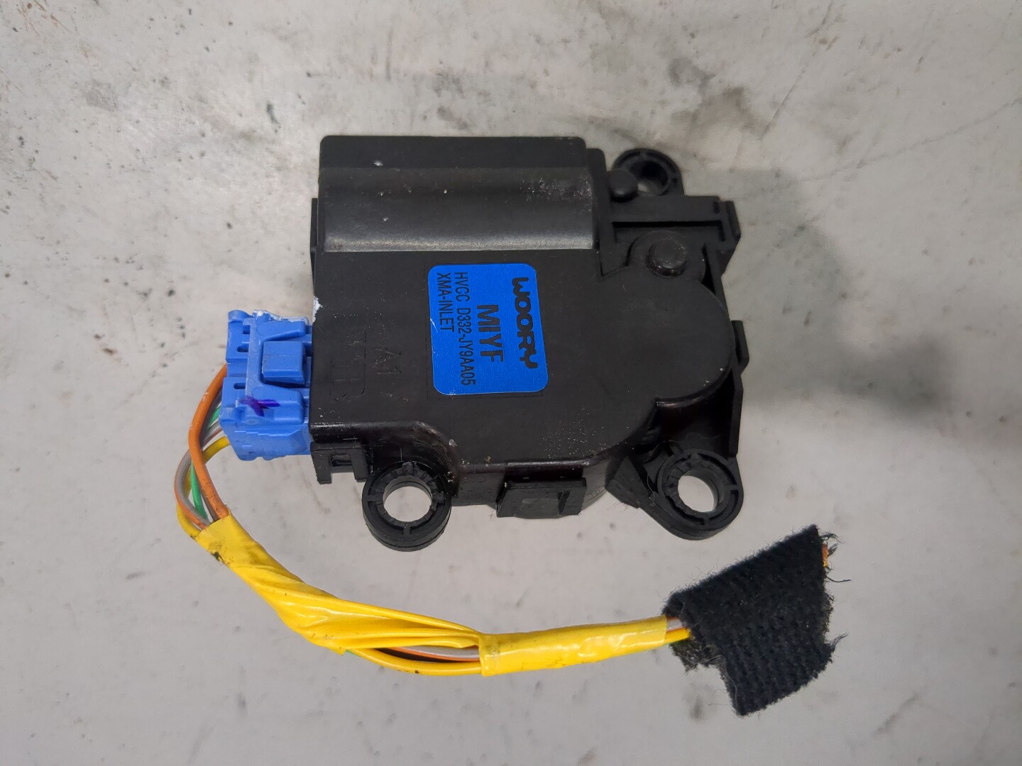 Моторчик заслонки печки