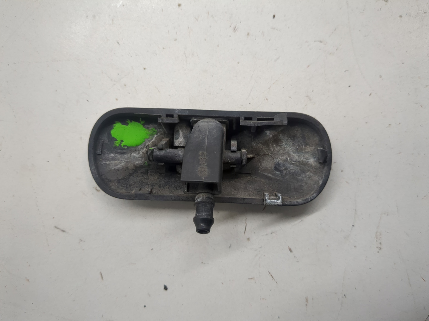 Форсунка омывателя лобового стекла