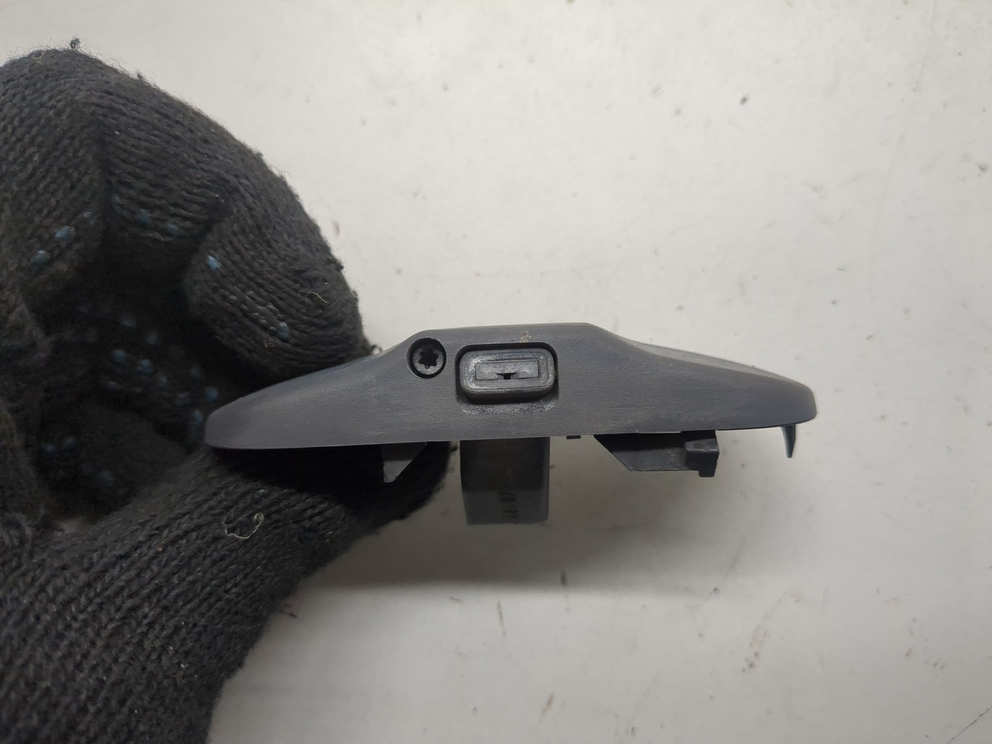 Форсунка омывателя лобового стекла