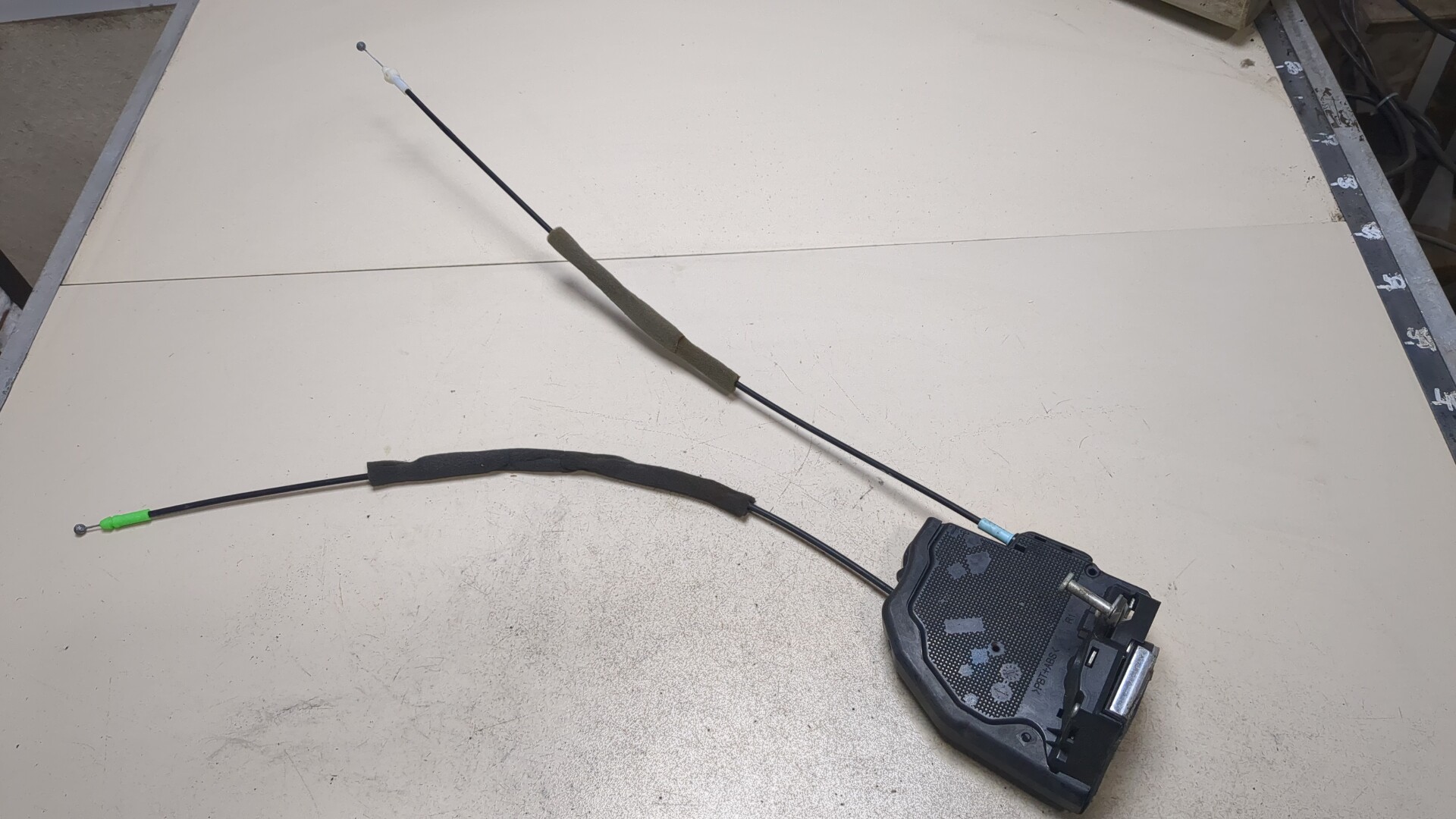 Замок двери задней правой