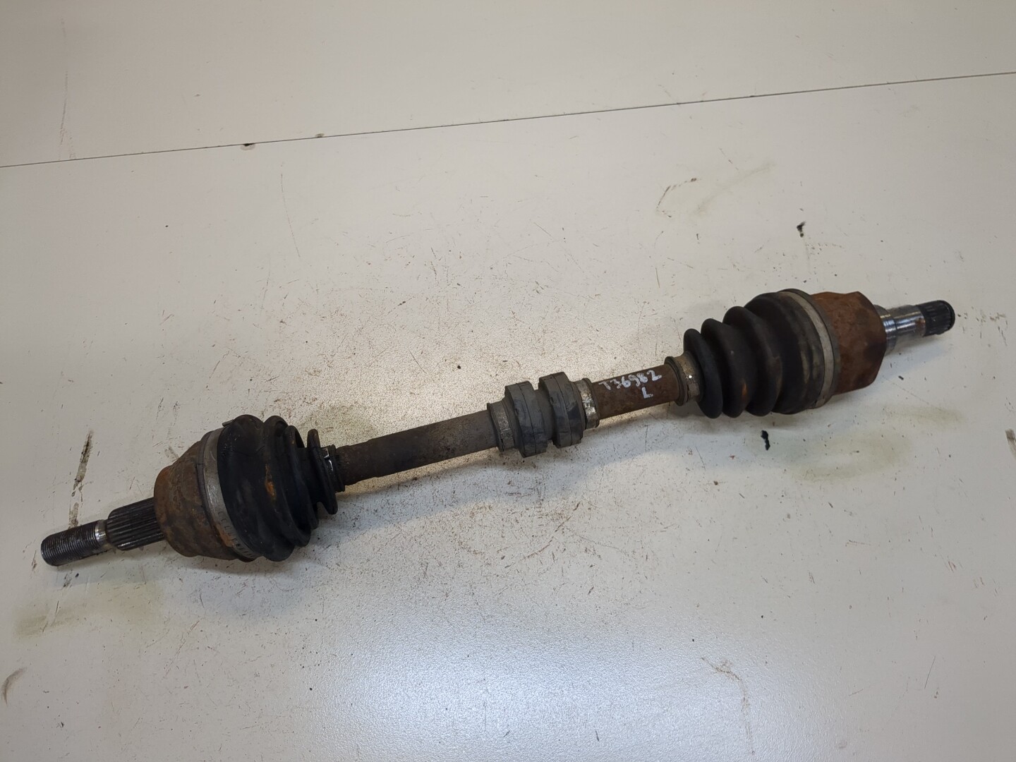 Полуось передняя левая