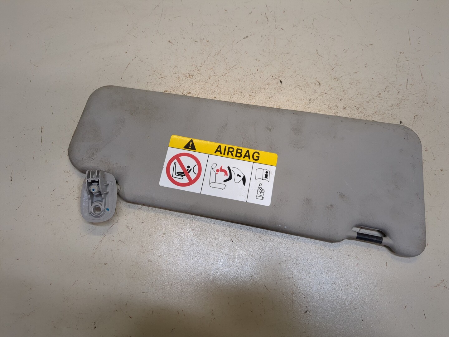 Козырек солнцезащитный