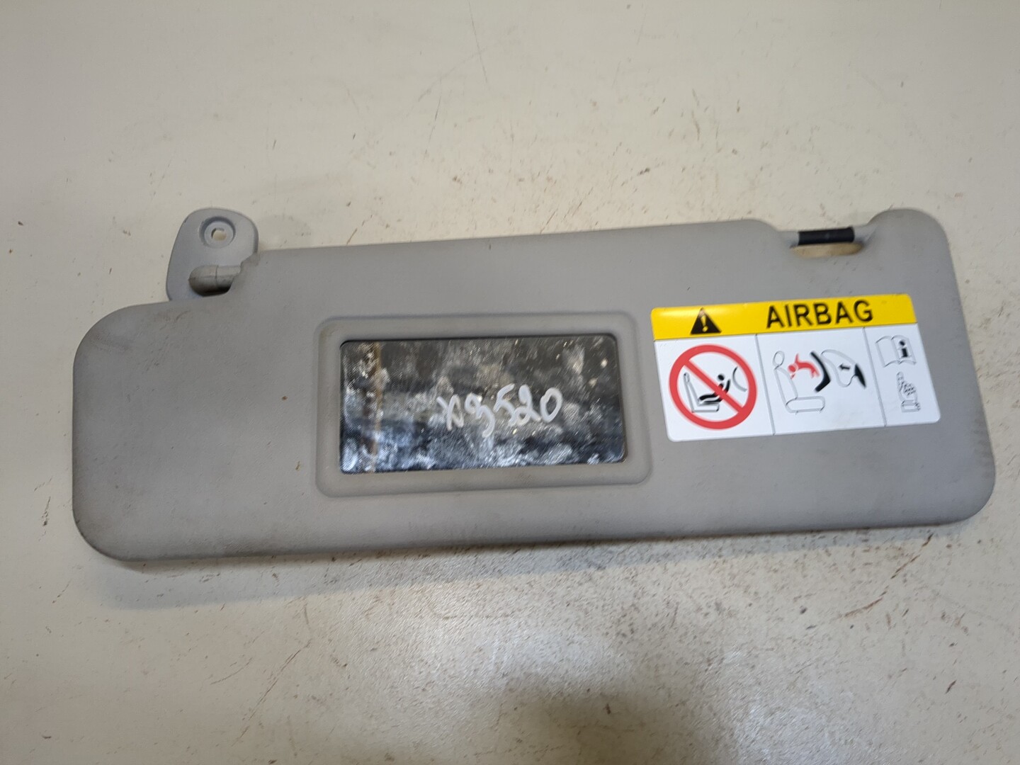 Козырек солнцезащитный