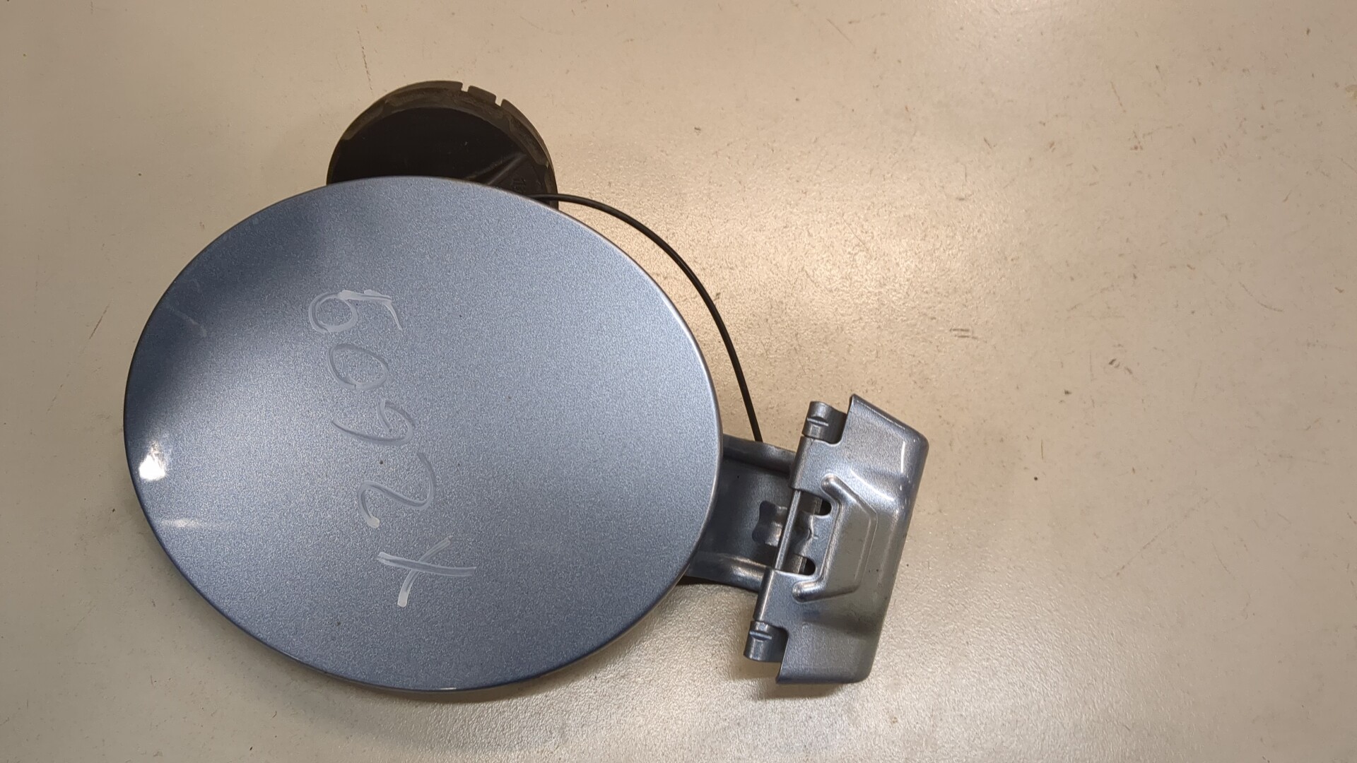 Лючок бензобака