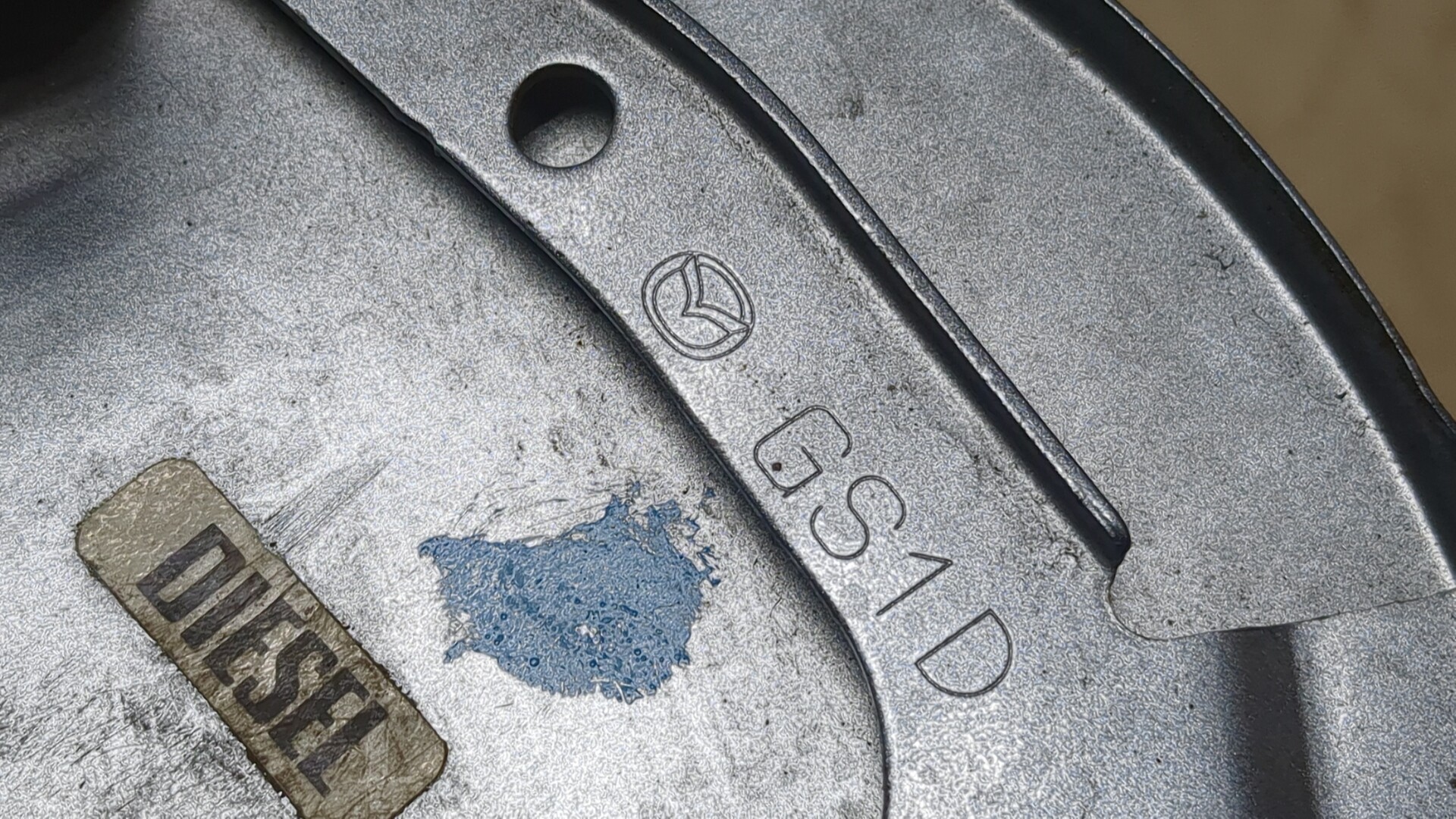 Лючок бензобака