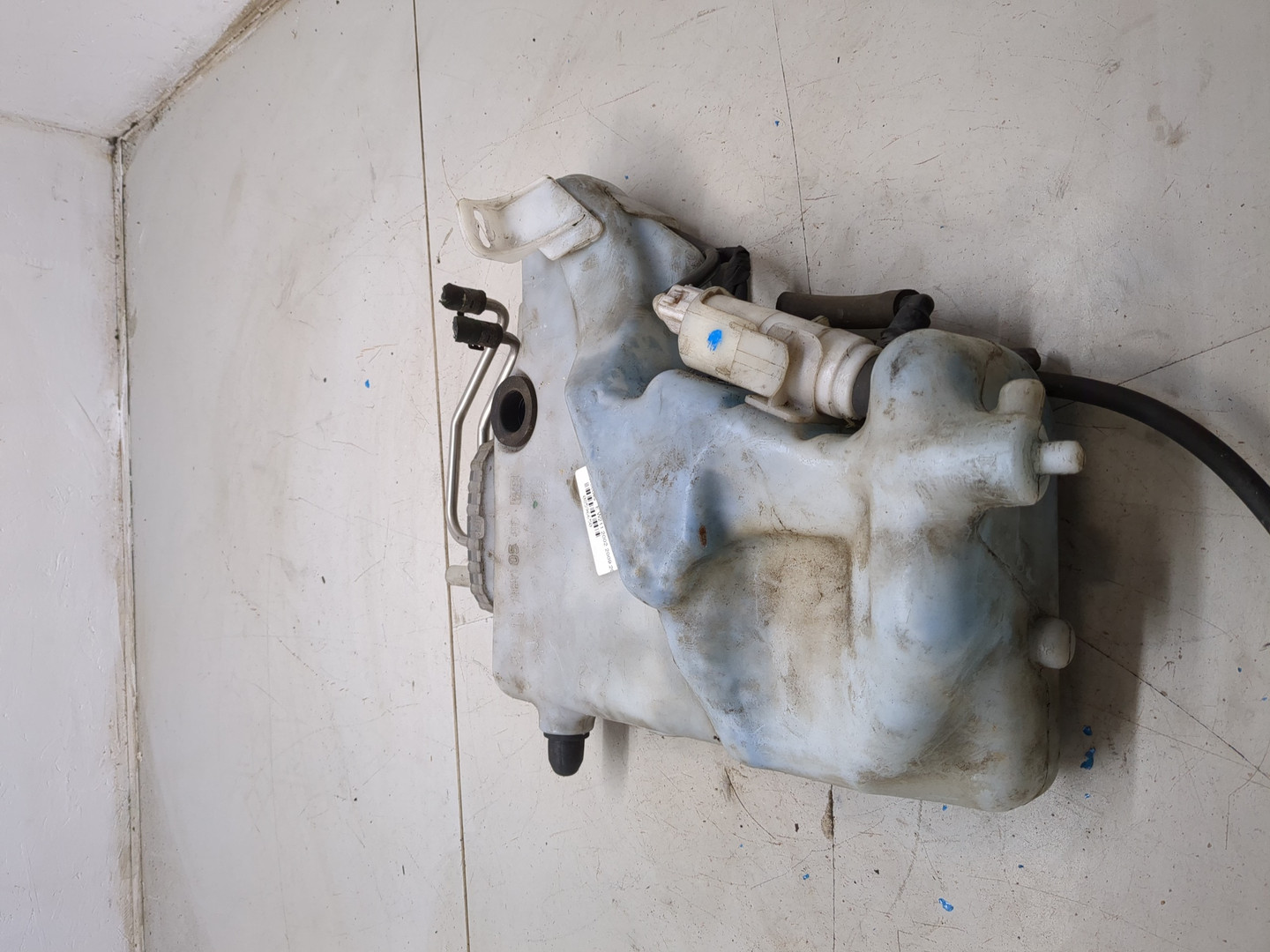 Бачок омывателя лобового стекла