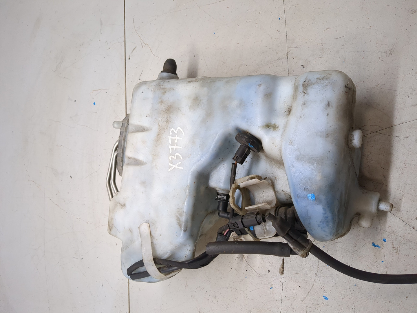 Бачок омывателя лобового стекла